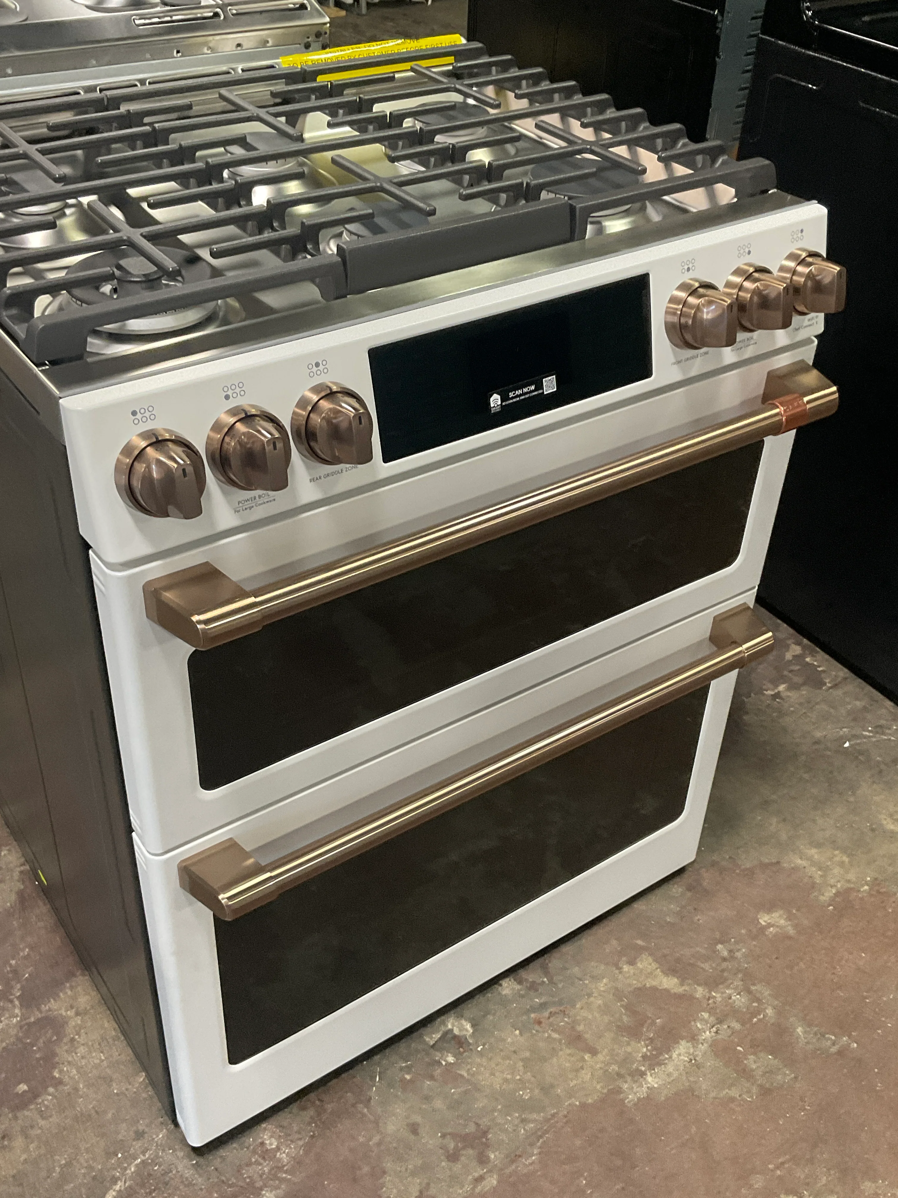 CAFÉ™ 30" Smart Slide-In, Front-Control, Gas Double-Oven Range with Convection - Image 13