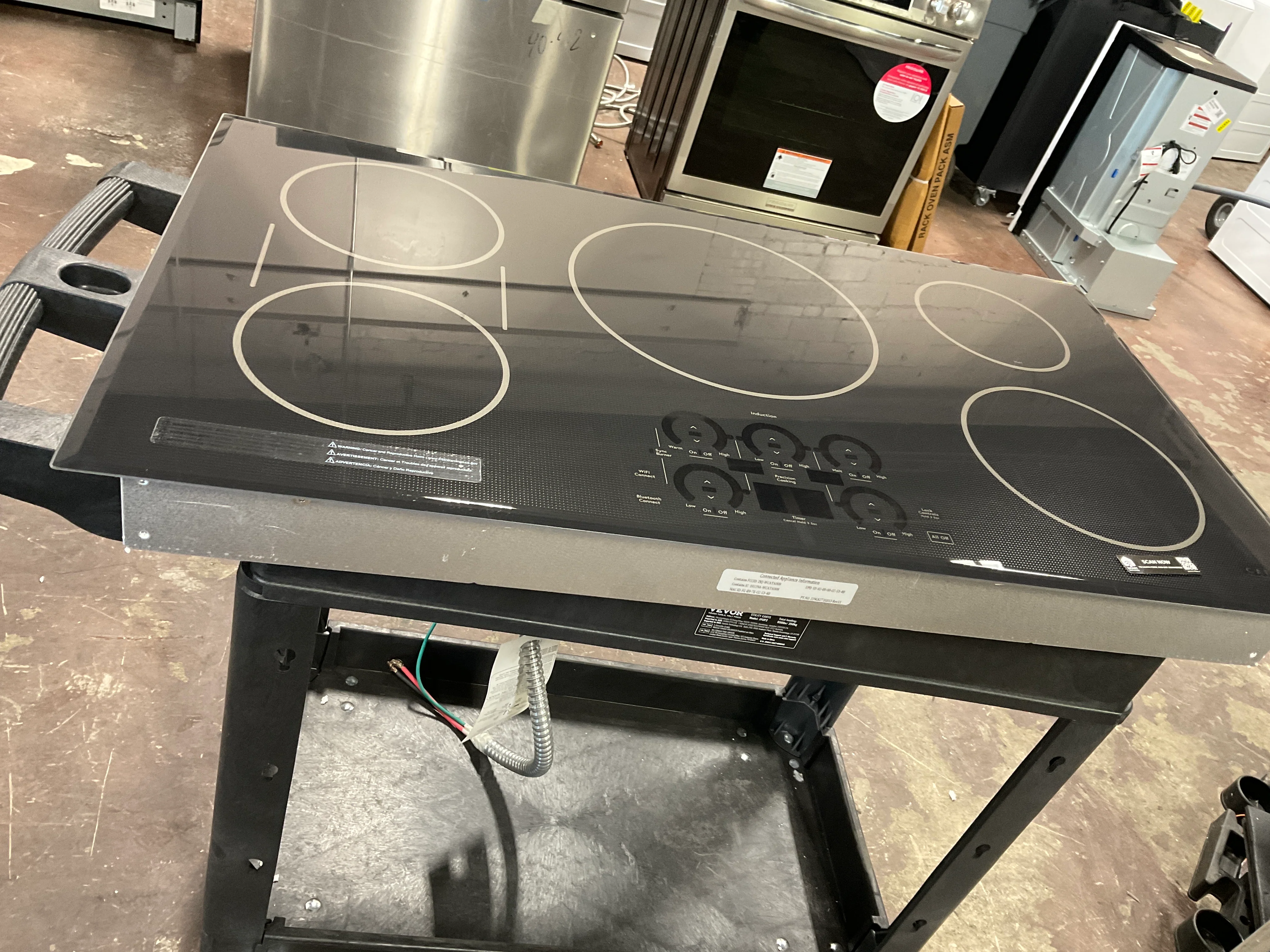 CAFÉ™ Series ENERGY STAR® 36" Built-In Touch Control Induction Cooktop - Image 11