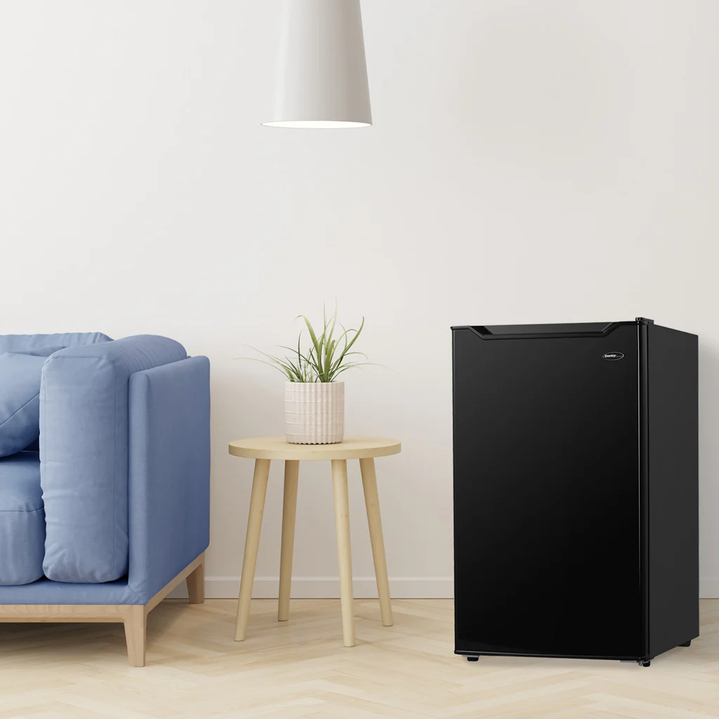 Danby 3.2 cu. ft. Compact Fridge in Black - Image 6