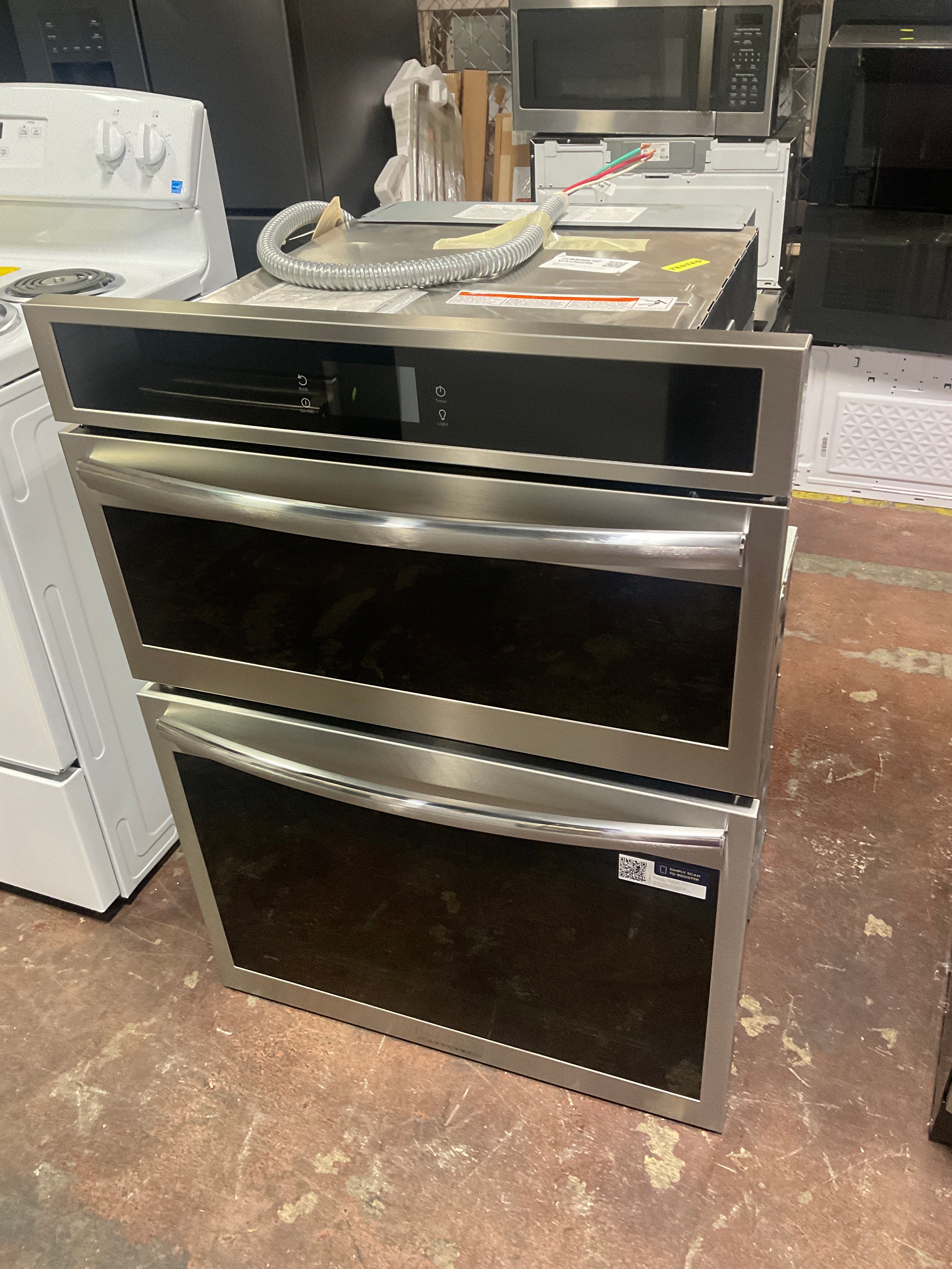 Frigidaire Gallery 30" Wall Oven and Microwave Combination - Image 4