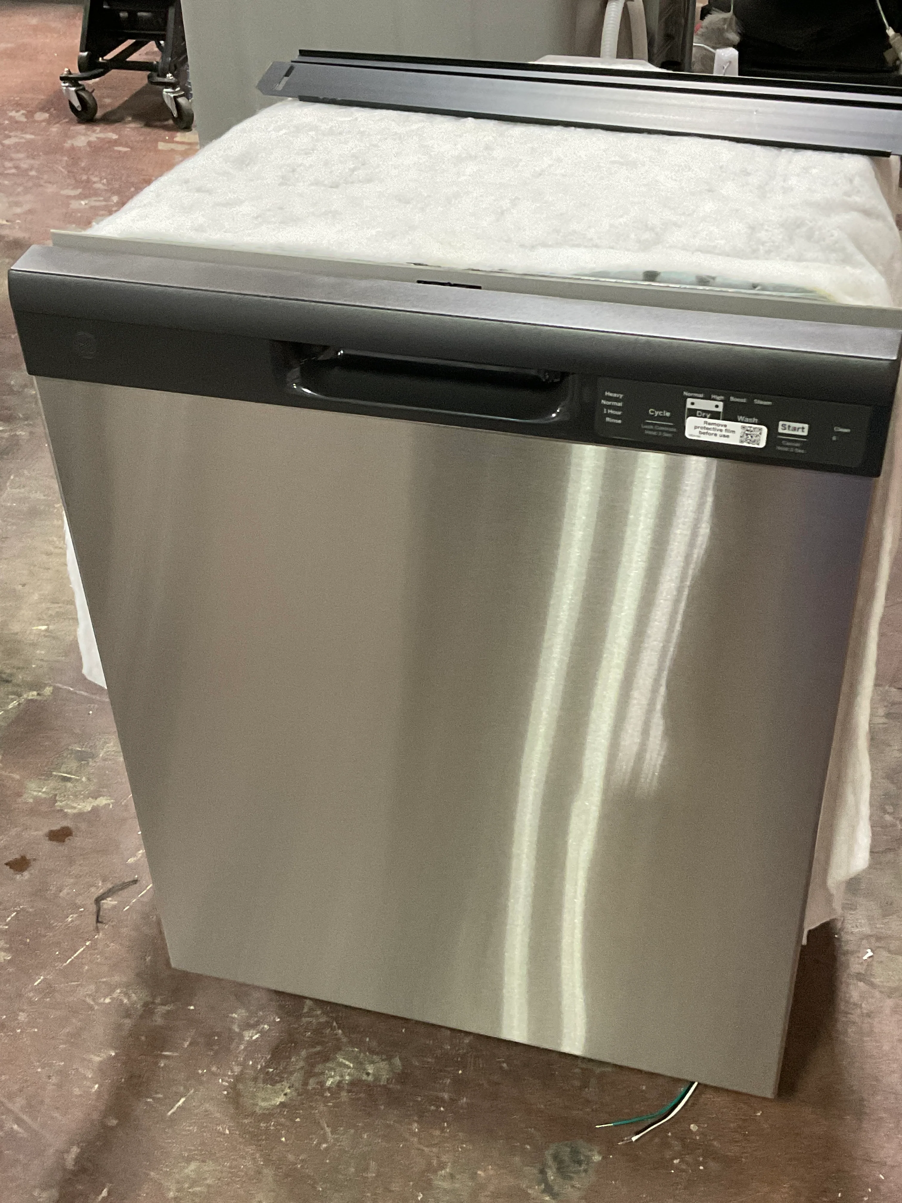 GE® ENERGY STAR® Dishwasher with Front Controls - Image 9