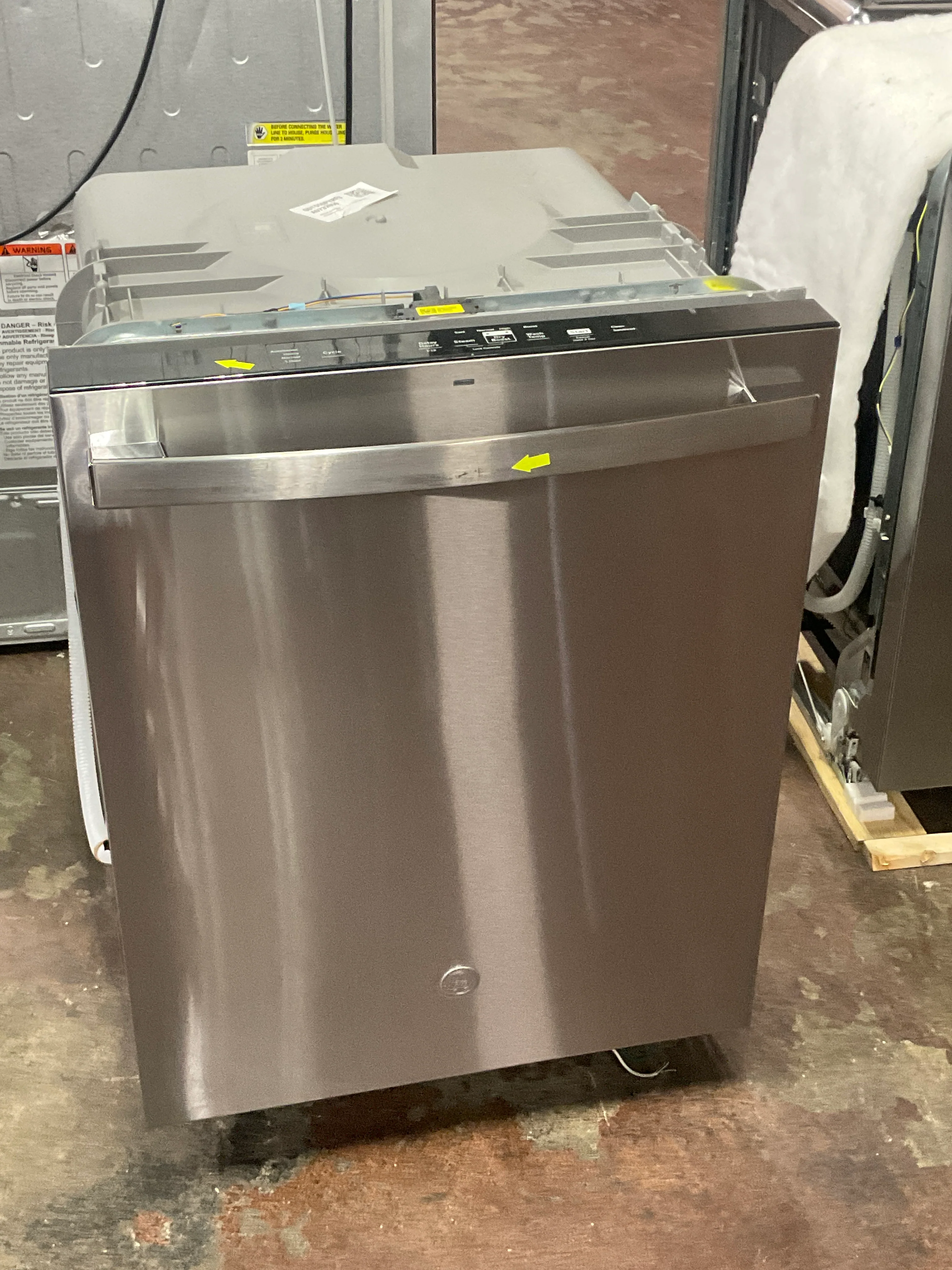 GE ENERGY STAR Top Control with Plastic Interior Dishwasher with Sanitize Cycle & Dry Boost - Image 6