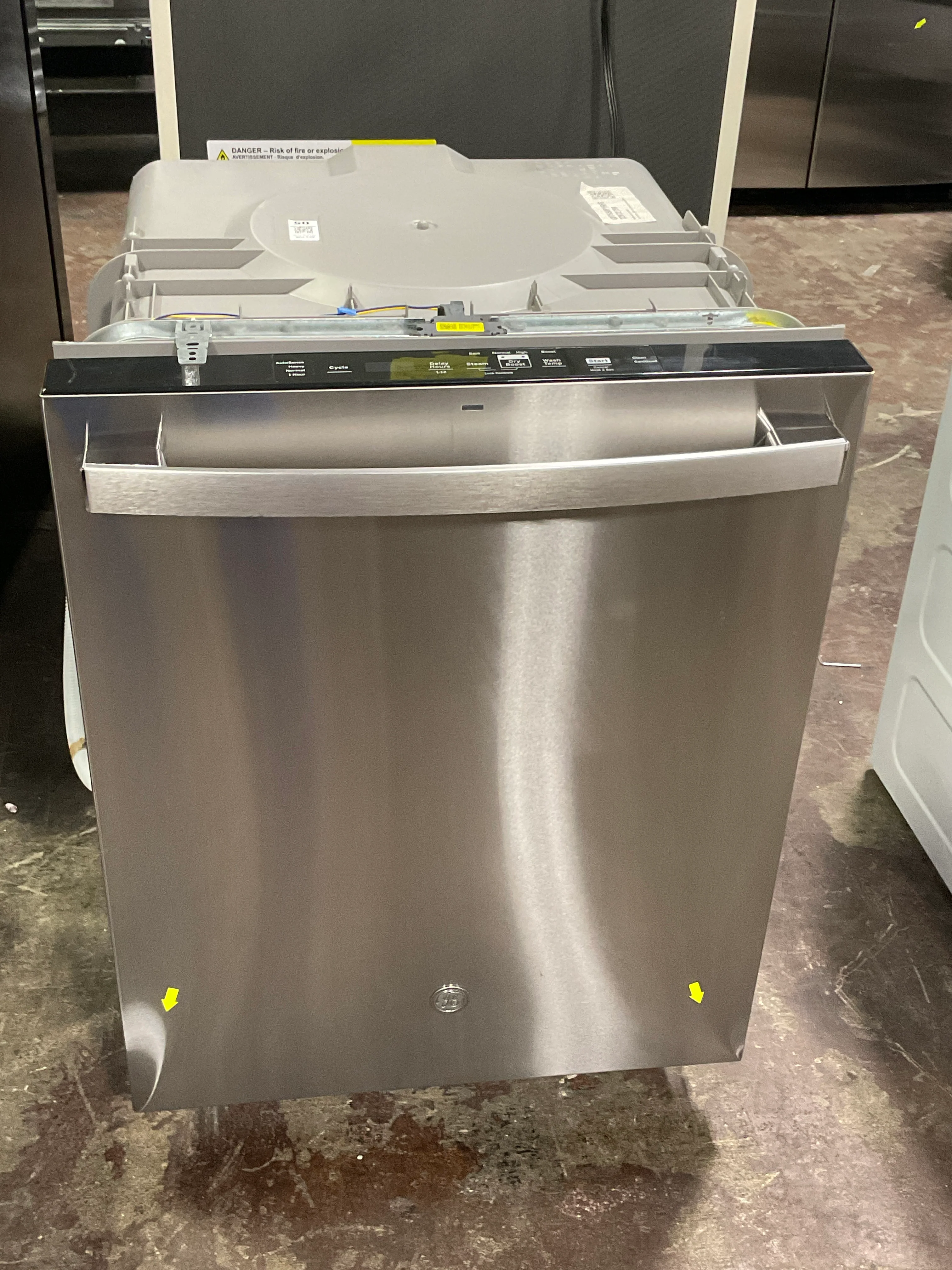 GE ENERGY STAR Top Control with Plastic Interior Dishwasher with Sanitize Cycle & Dry Boost - Image 7