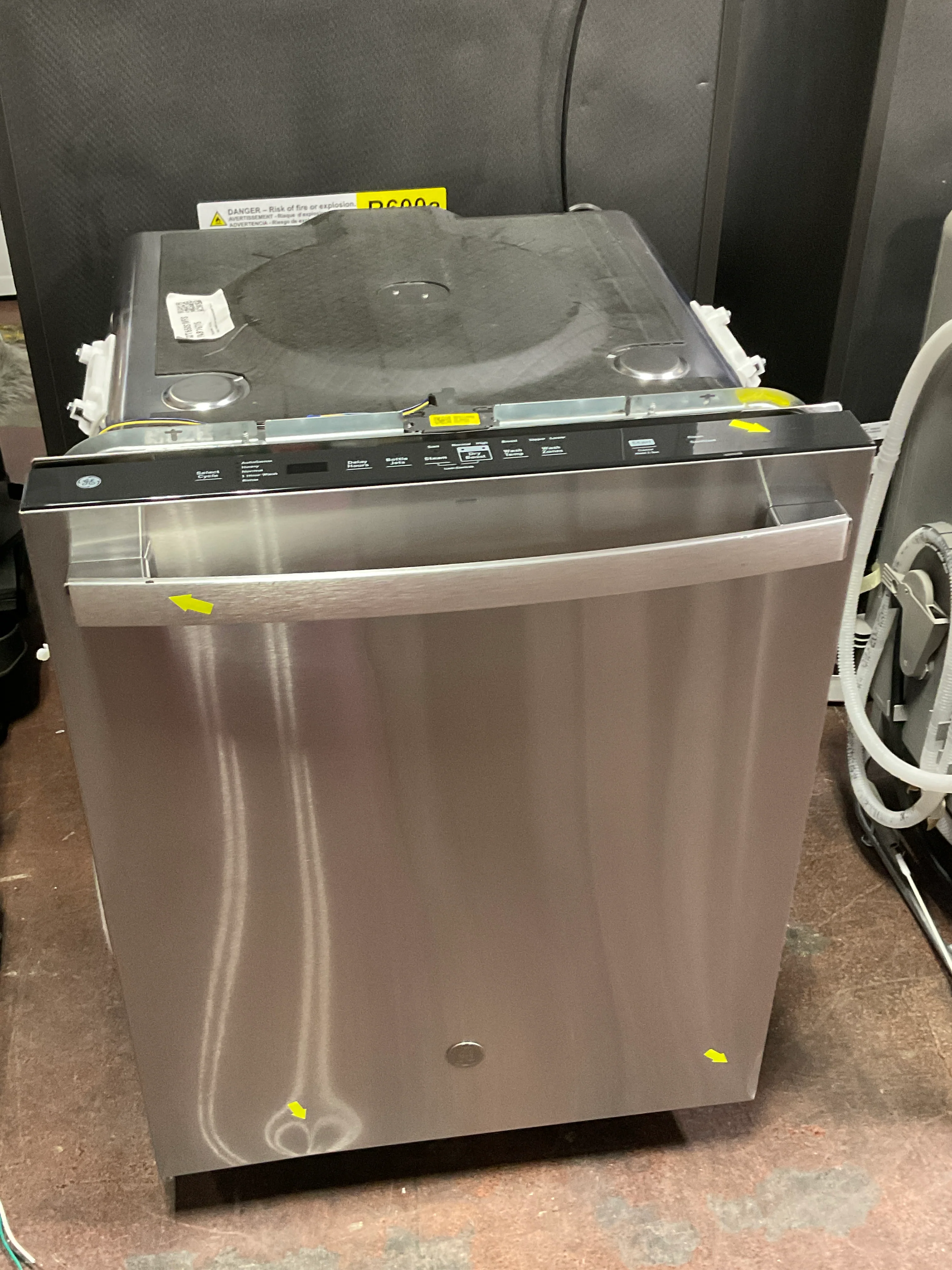 GE® ENERGY STAR® Fingerprint Resistant Top Control with Stainless Steel Interior Dishwasher with Sanitize Cycle - Image 10