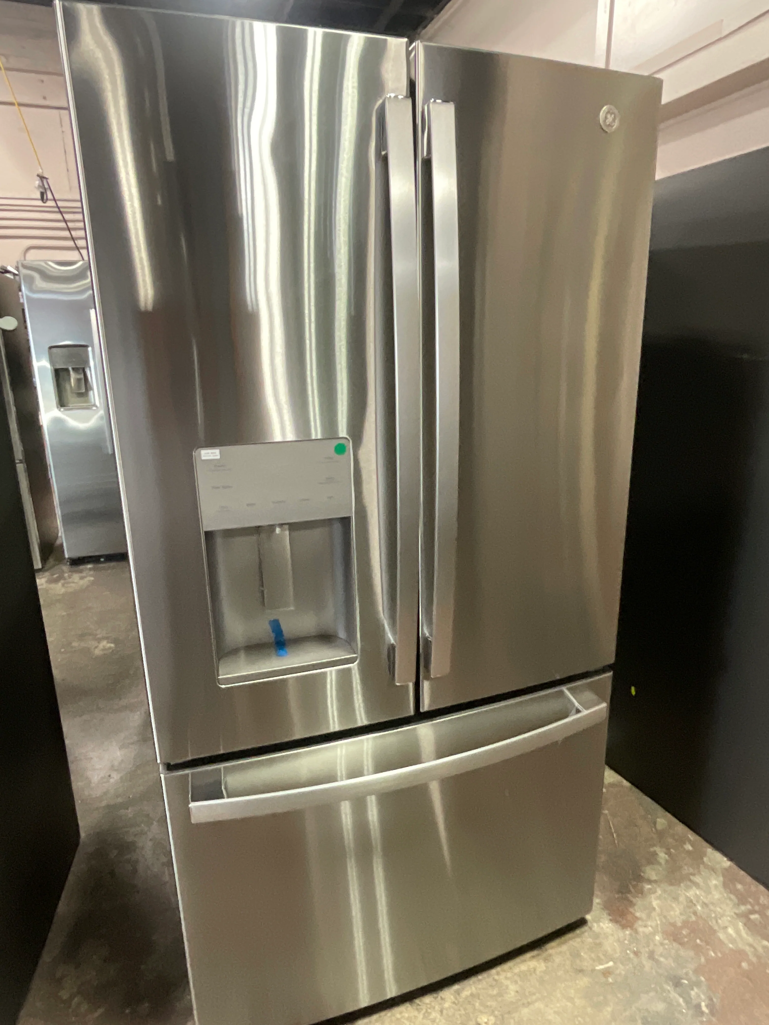 GE ENERGY STAR 25.7 Cu. Ft. Fingerprint Resistant French-Door Refrigerator - Image 14