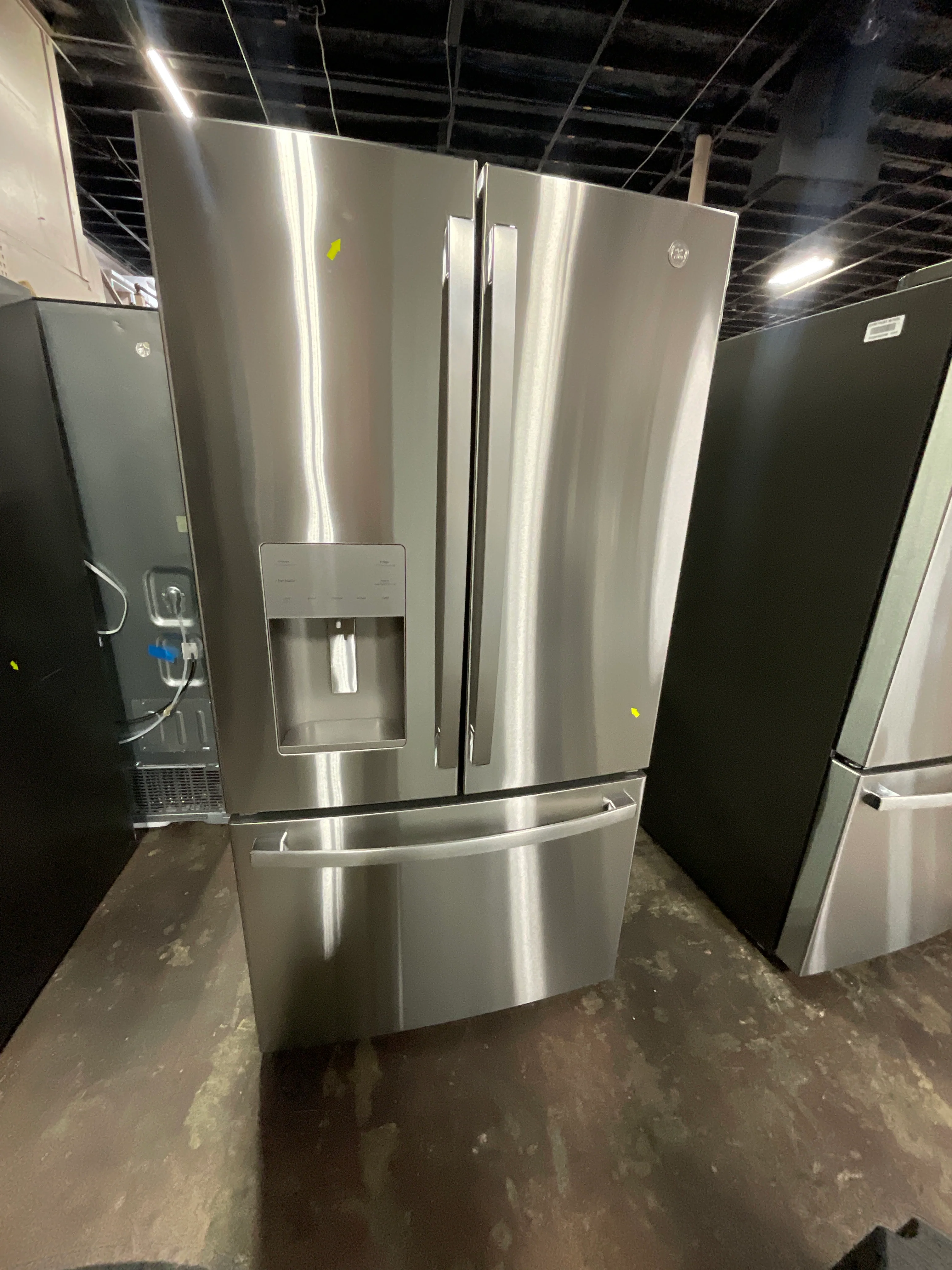 GE ENERGY STAR 25.7 Cu. Ft. Fingerprint Resistant French-Door Refrigerator - Image 15