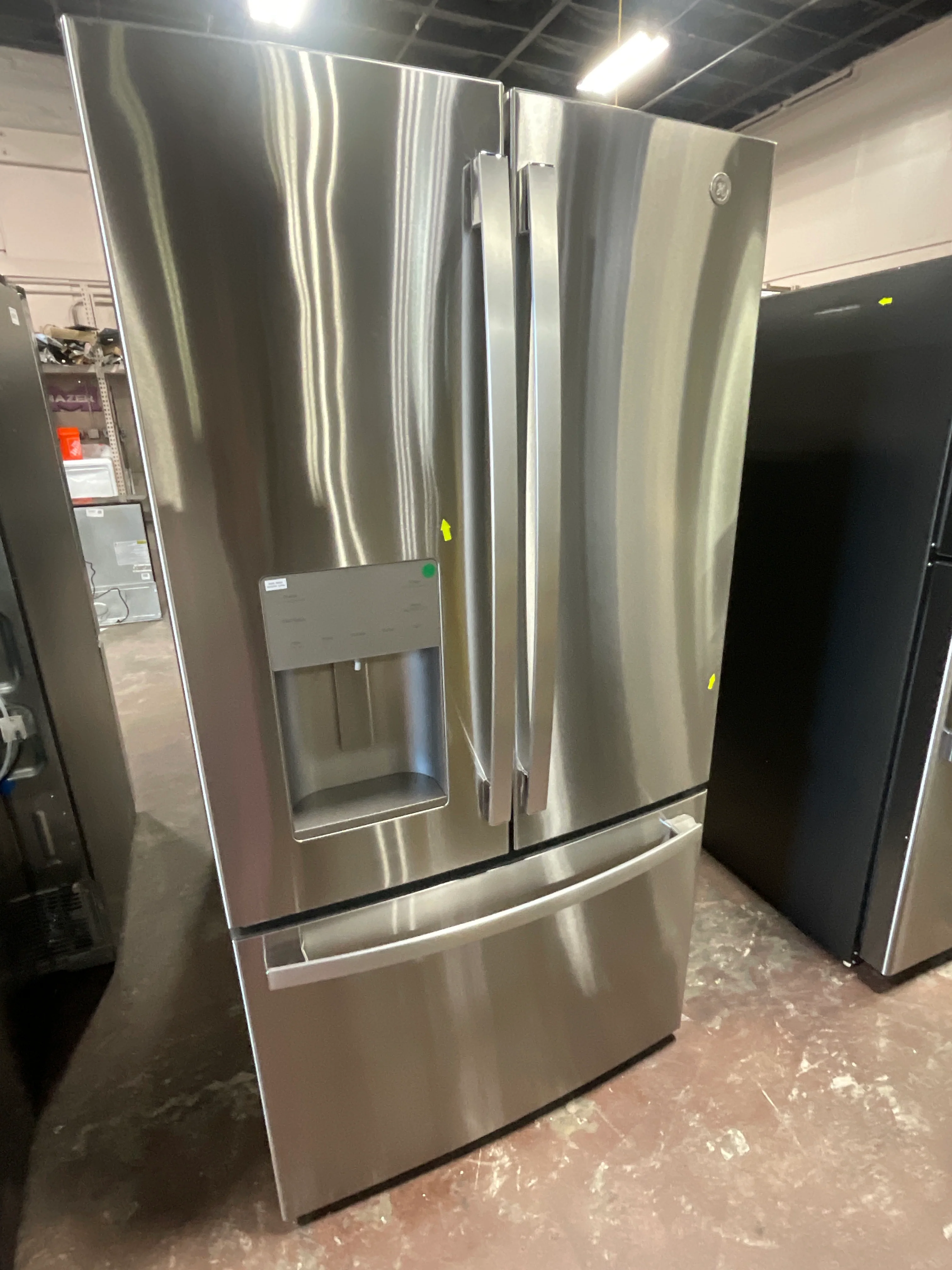 GE ENERGY STAR 25.7 Cu. Ft. Fingerprint Resistant French-Door Refrigerator - Image 17