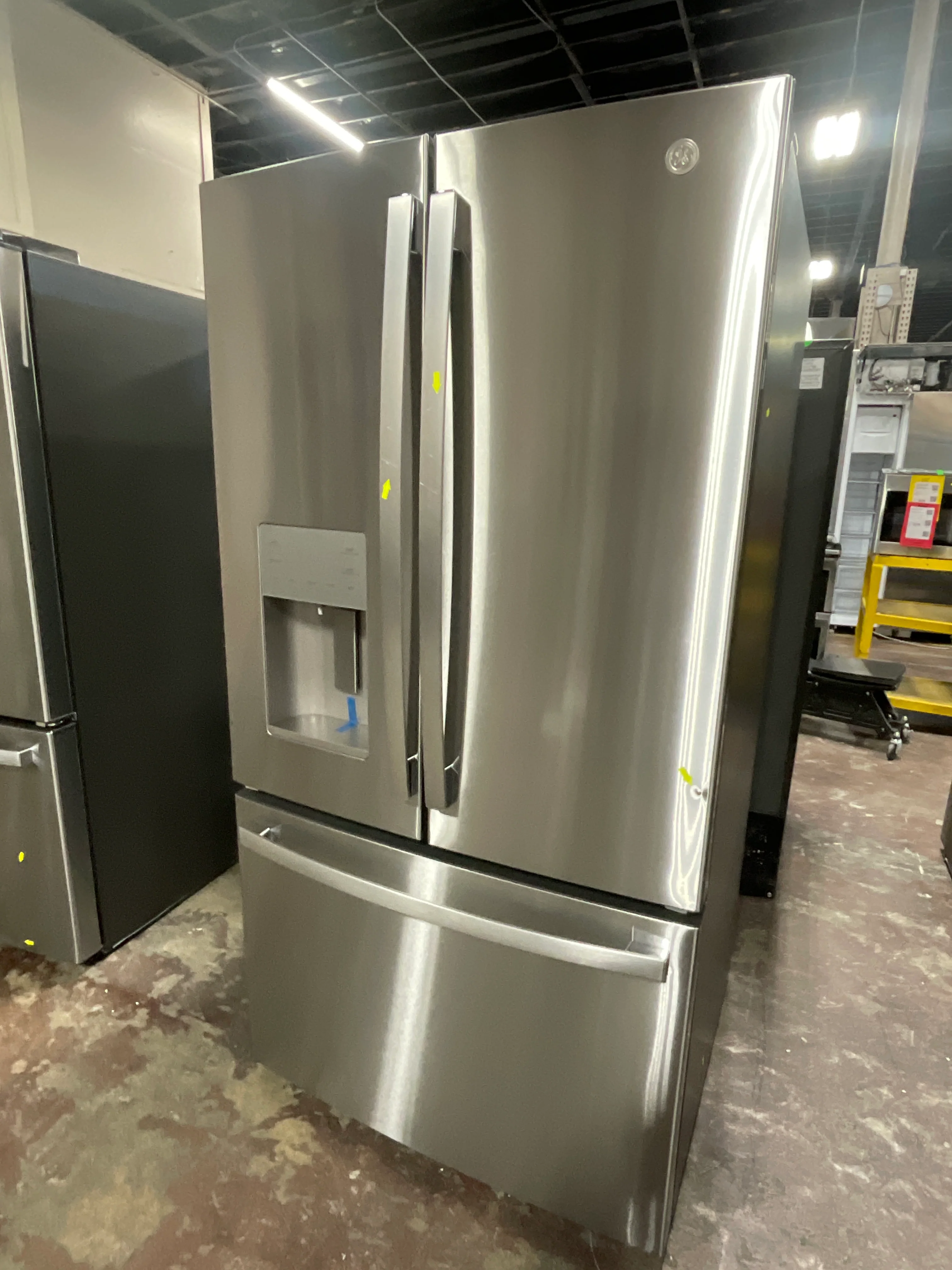 GE ENERGY STAR 25.7 Cu. Ft. Fingerprint Resistant French-Door Refrigerator - Image 18