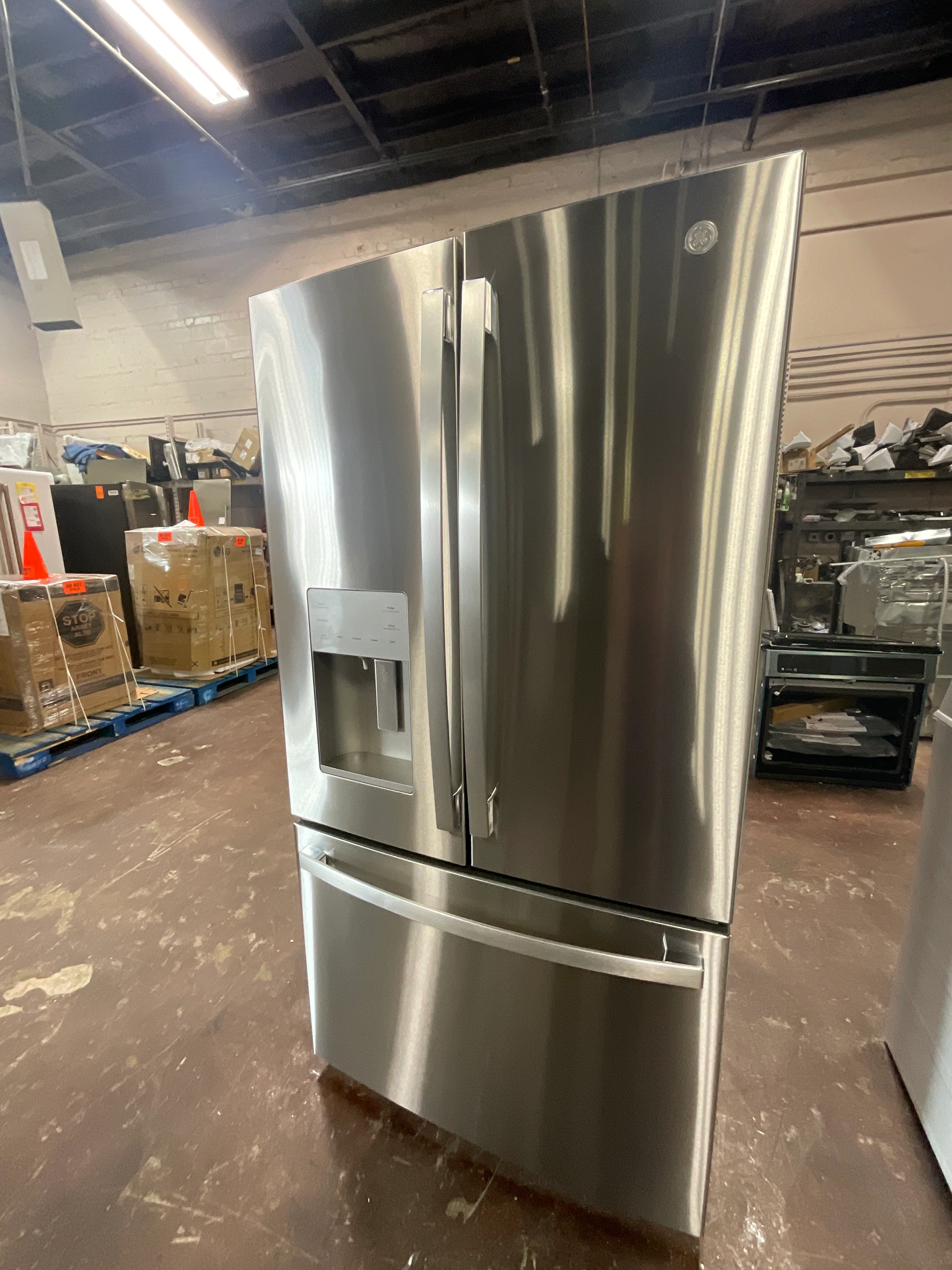 GE ENERGY STAR 25.7 Cu. Ft. Fingerprint Resistant French-Door Refrigerator - Image 20