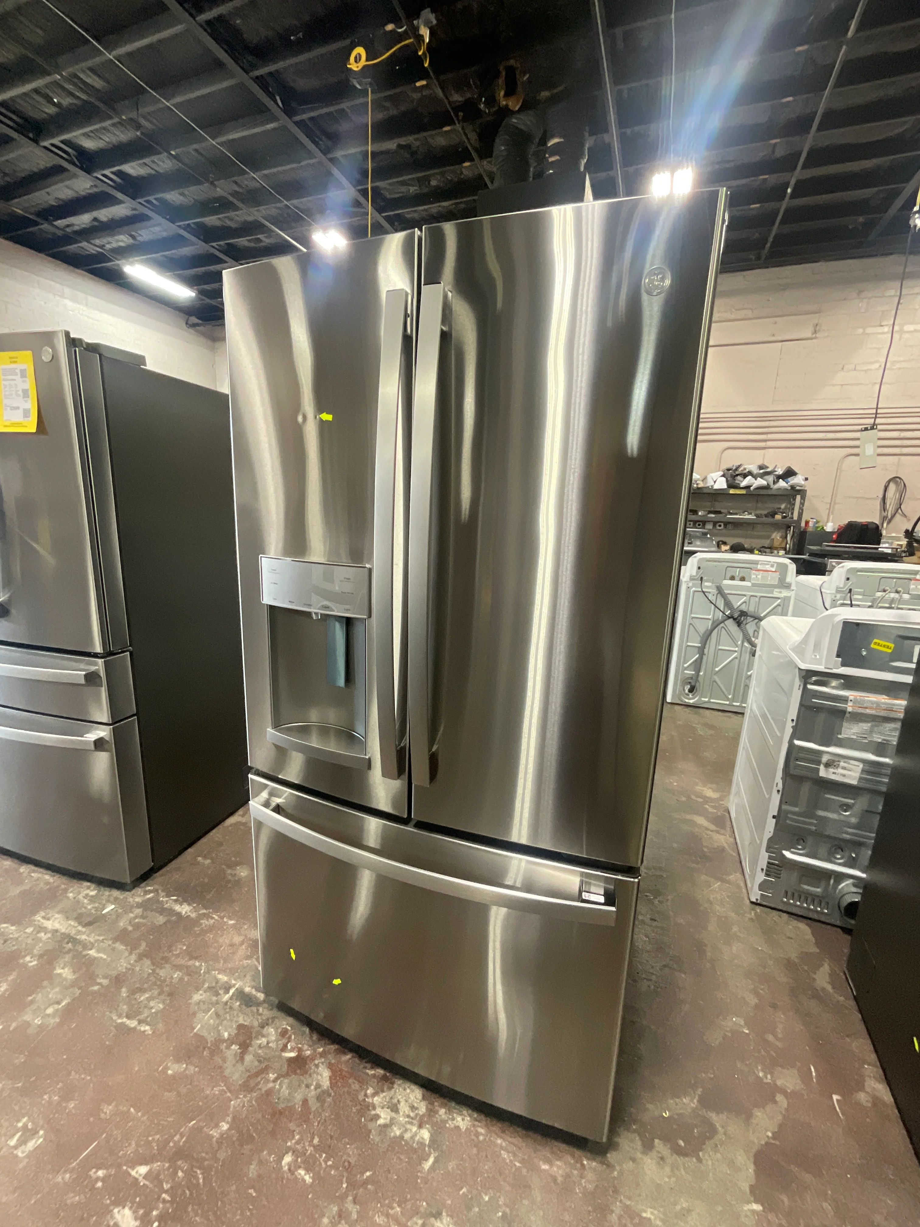 GE® ENERGY STAR® 27.7 Cu. Ft. Fingerprint Resistant French-Door Refrigerator - Image 14