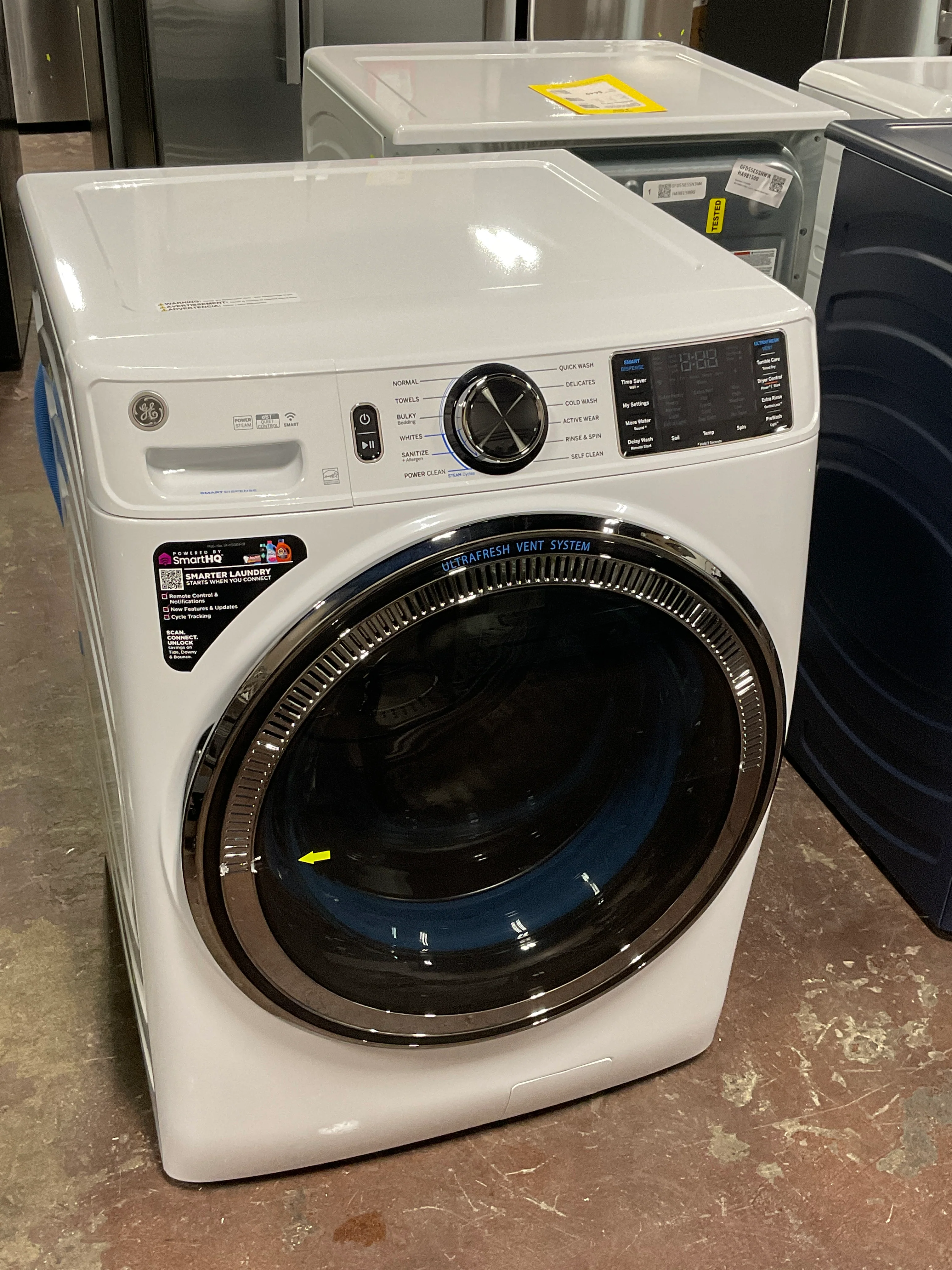 GE® ENERGY STAR® 5.0 cu. ft. Capacity Smart Front Load Steam Washer with SmartDispense™ UltraFresh Vent System with OdorBlock™ and Steam - Image 6