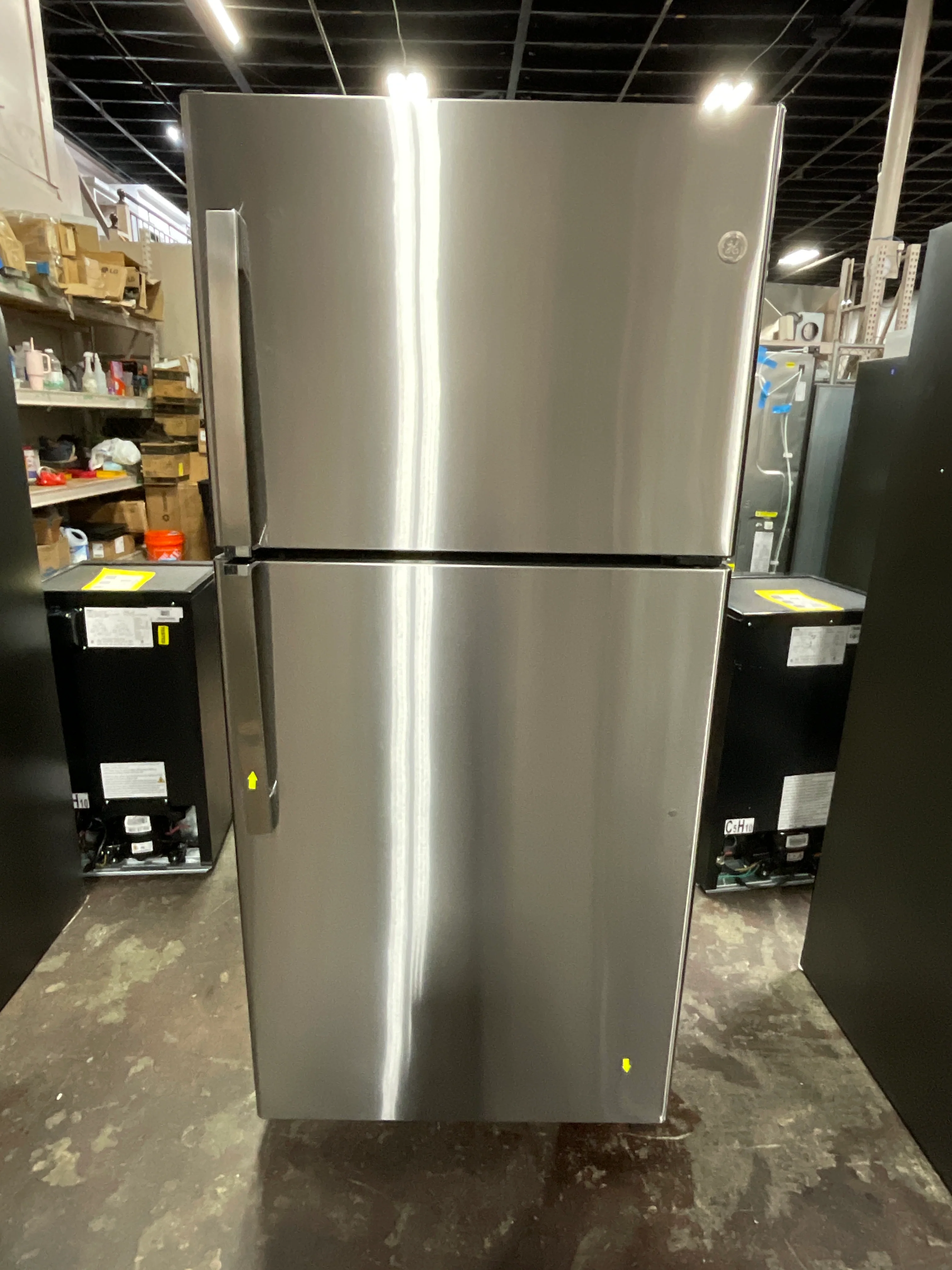 GE® ENERGY STAR® 19.2 Cu. Ft. Top-Freezer Refrigerator - Image 9