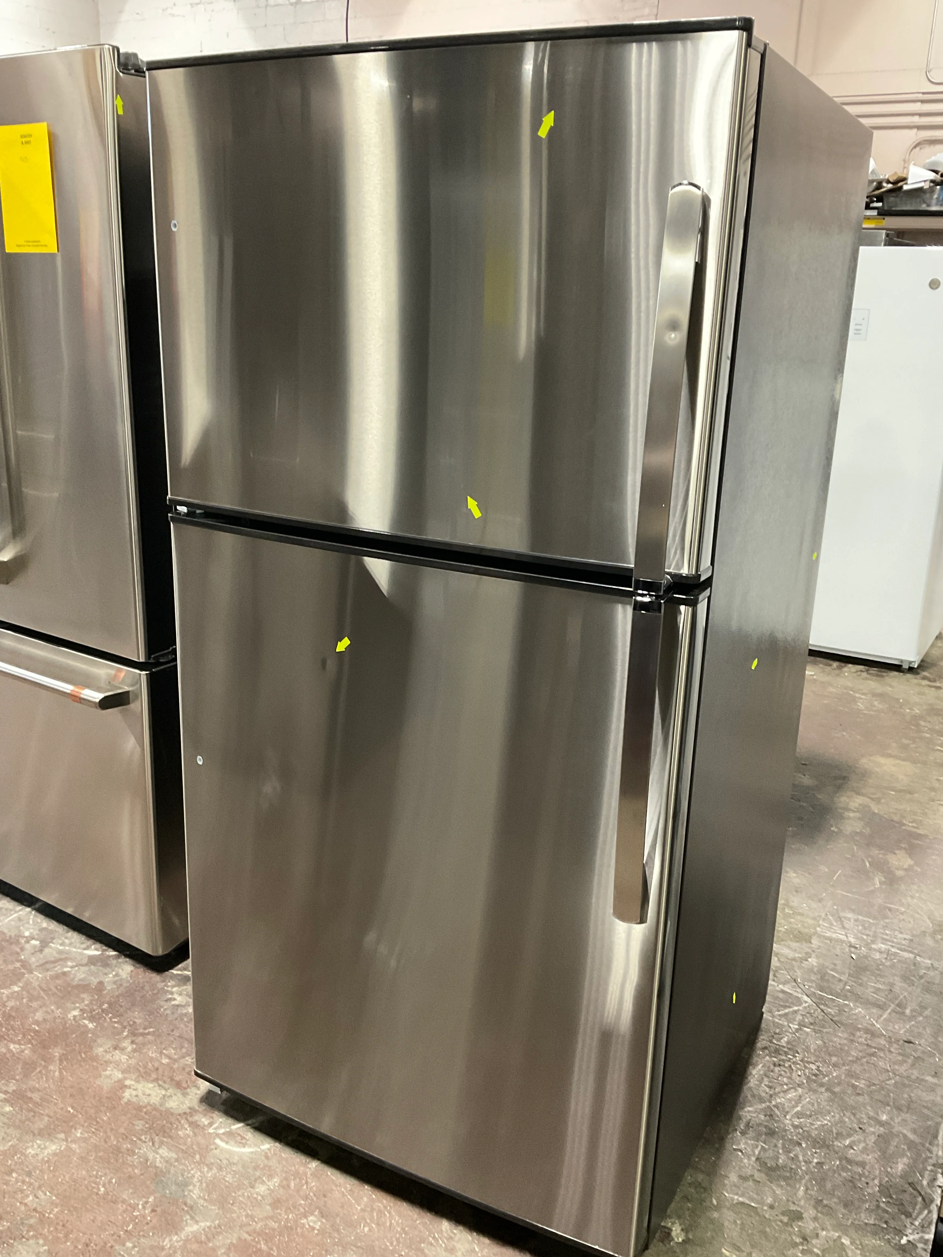 GE® ENERGY STAR® 21.1 Cu. Ft. Top-Freezer Refrigerator - Image 6