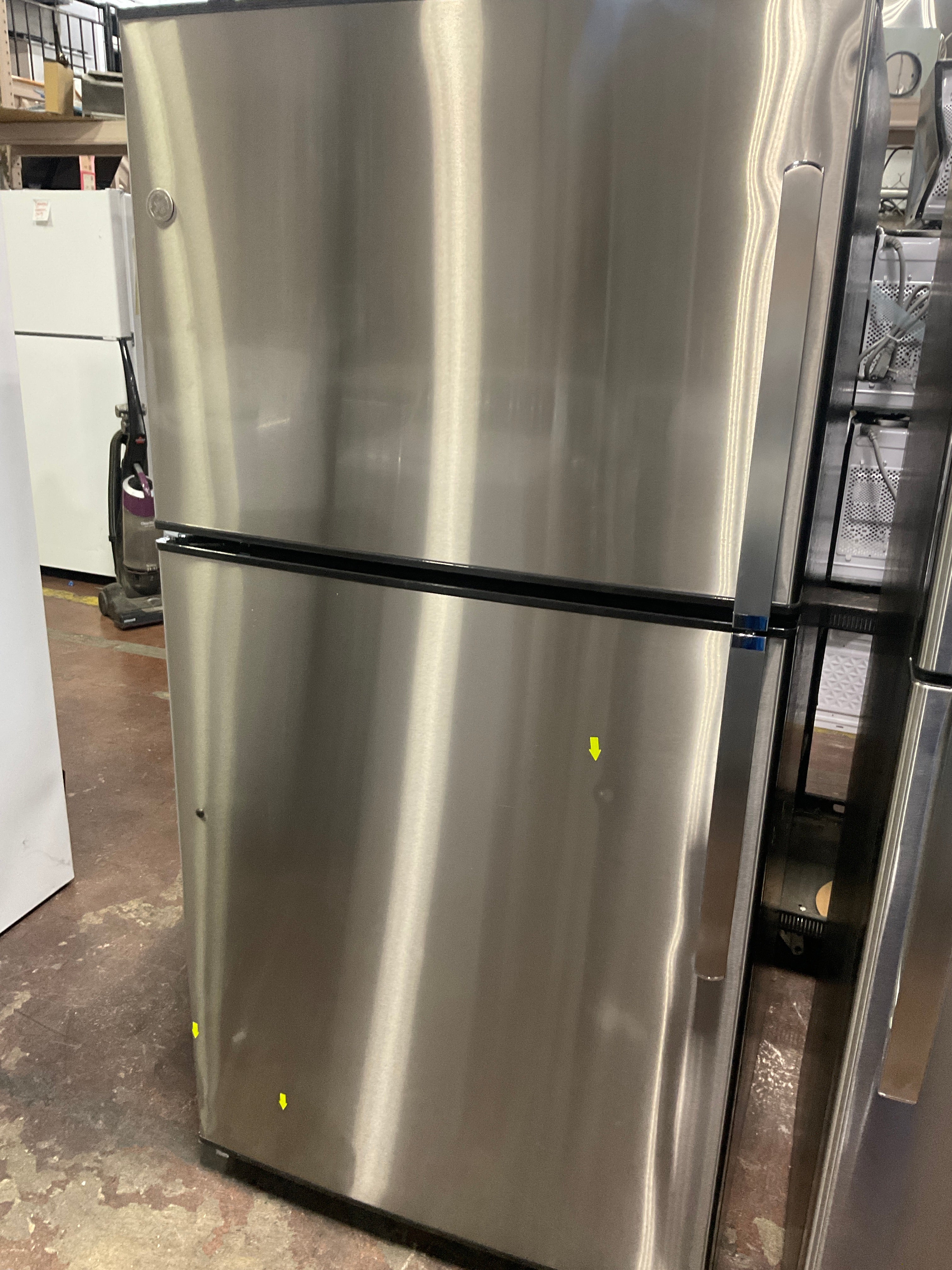 GE® ENERGY STAR® 21.1 Cu. Ft. Top-Freezer Refrigerator - Image 9