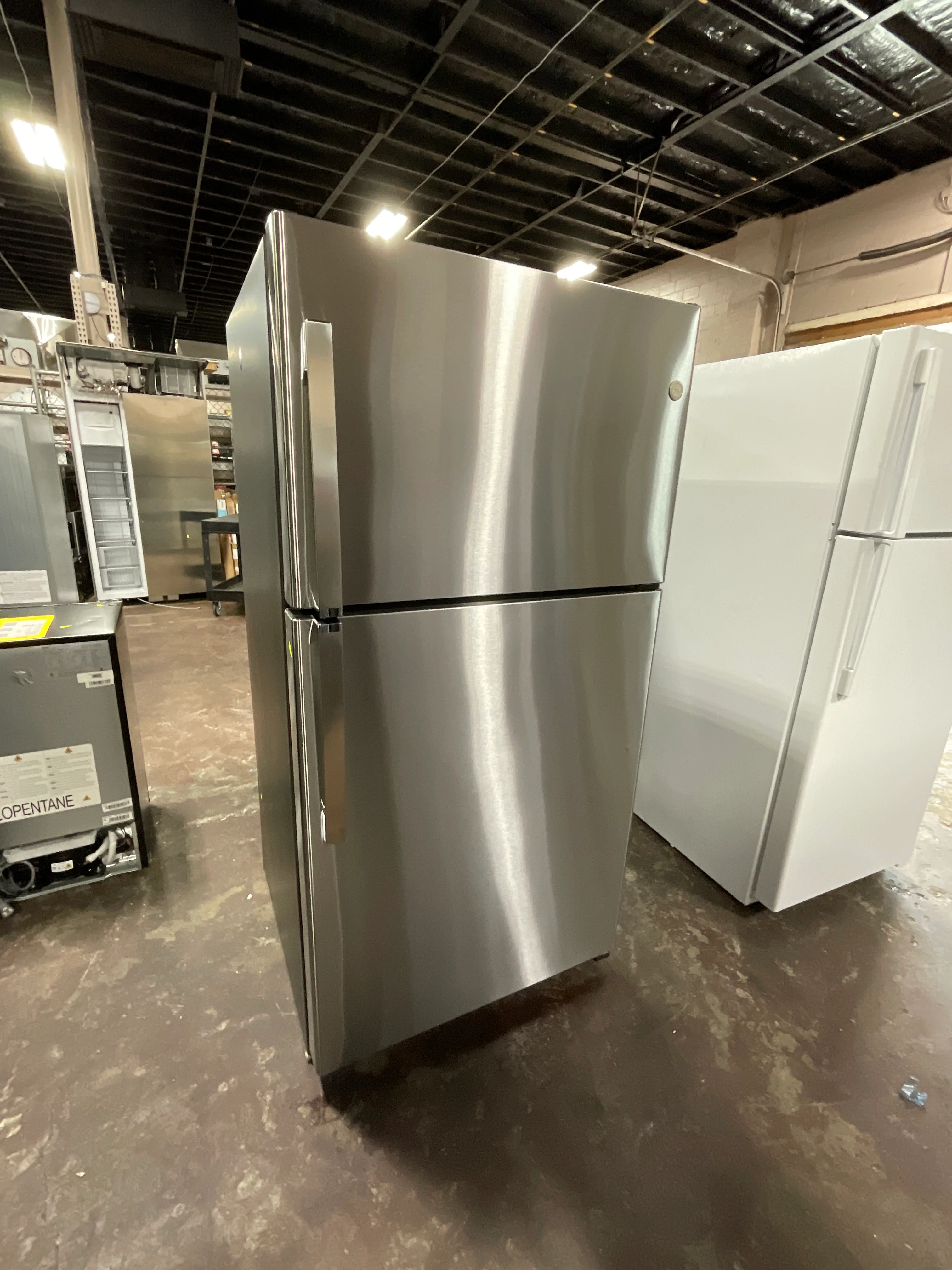 GE® ENERGY STAR® 21.9 Cu. Ft. Top-Freezer Refrigerator - Image 10