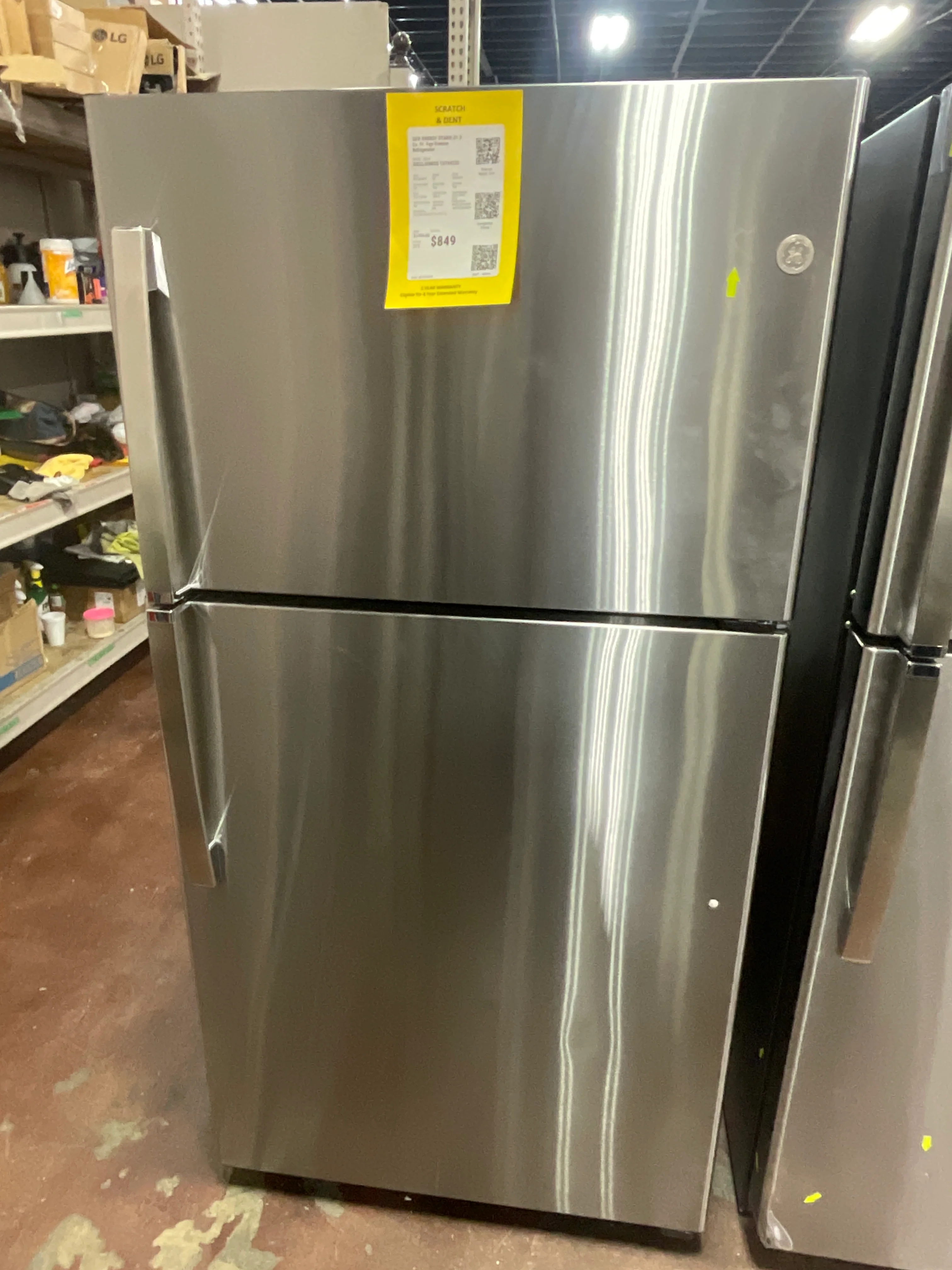 GE® ENERGY STAR® 21.9 Cu. Ft. Top-Freezer Refrigerator - Image 11