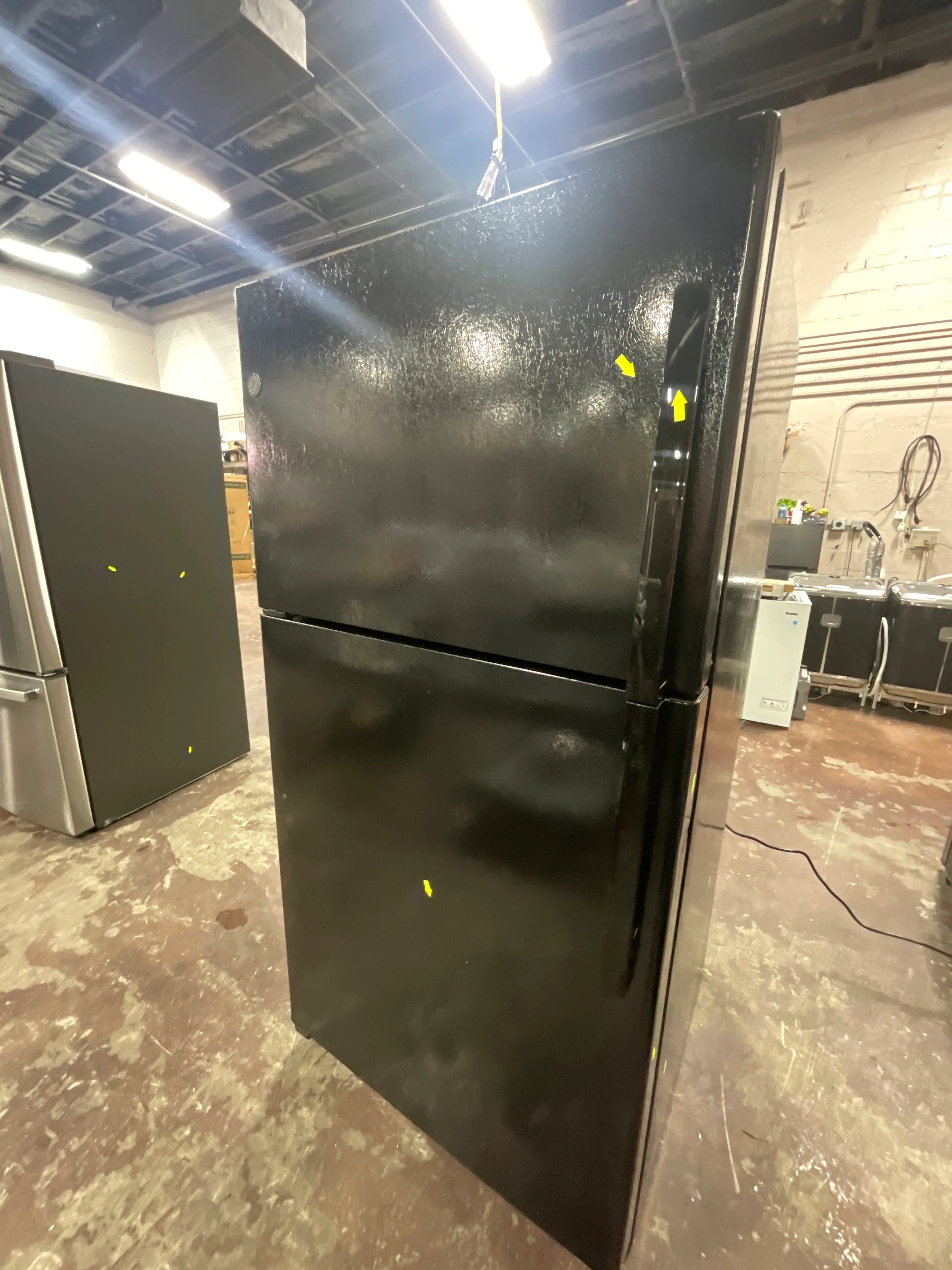 GE® ENERGY STAR® 21.9 Cu. Ft. Top-Freezer Refrigerator - Image 8