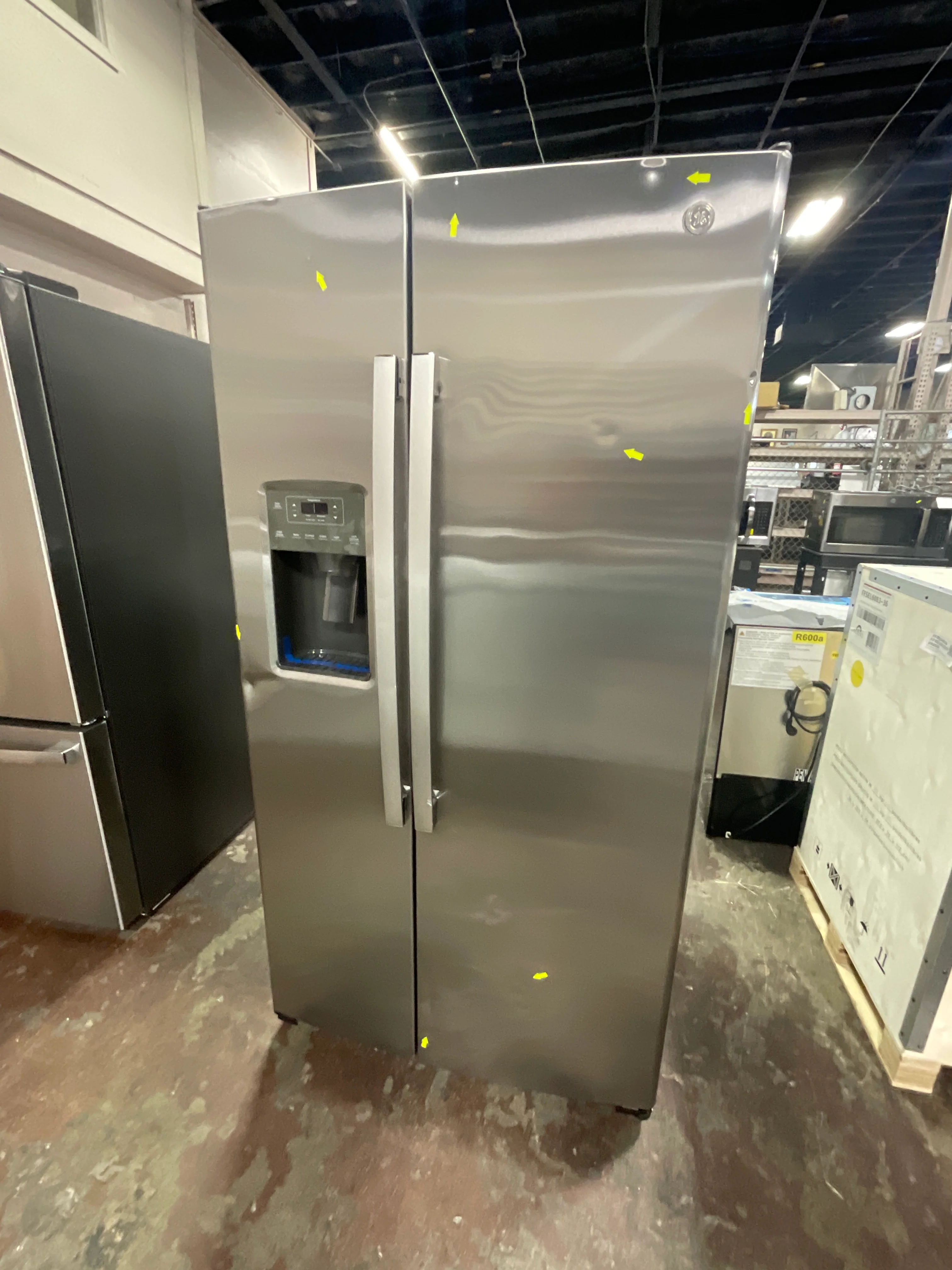 GE 25.3 Cu. Ft. Side-By-Side Refrigerator - Image 29