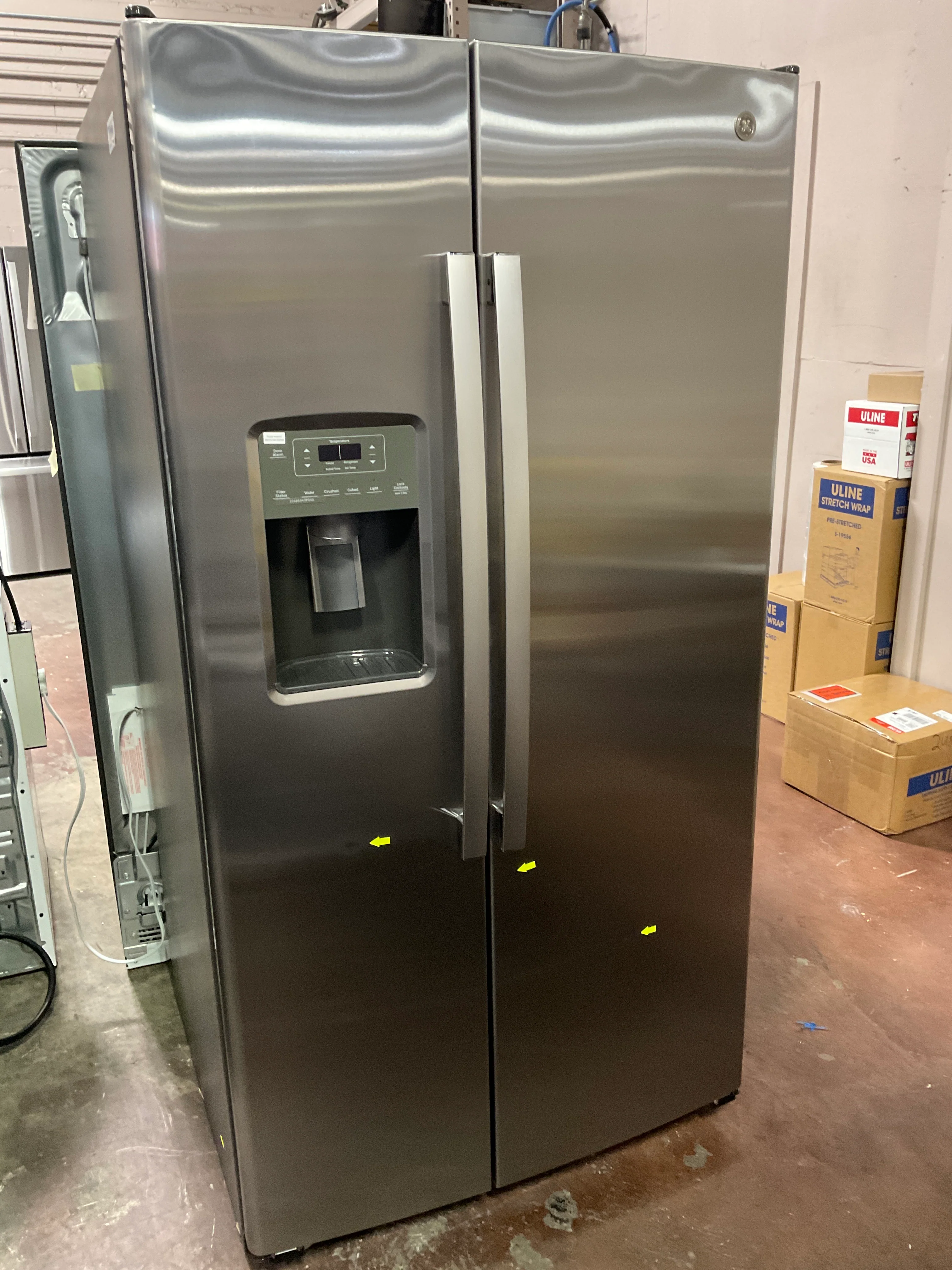 GE 25.3 Cu. Ft. Side-By-Side Refrigerator - Image 9