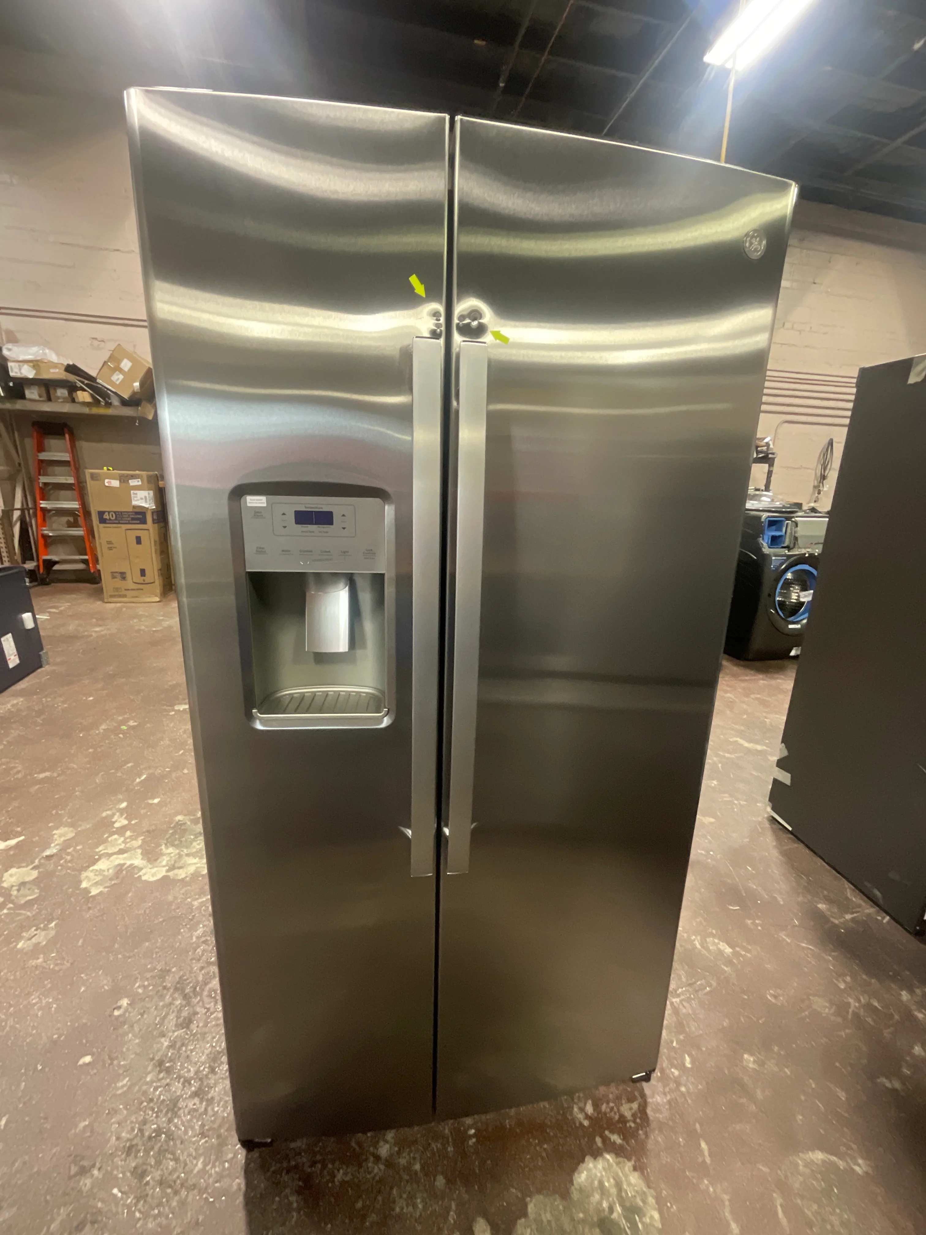 GE 25.1 Cu. Ft. Fingerprint Resistant Side-By-Side Refrigerator - Image 9