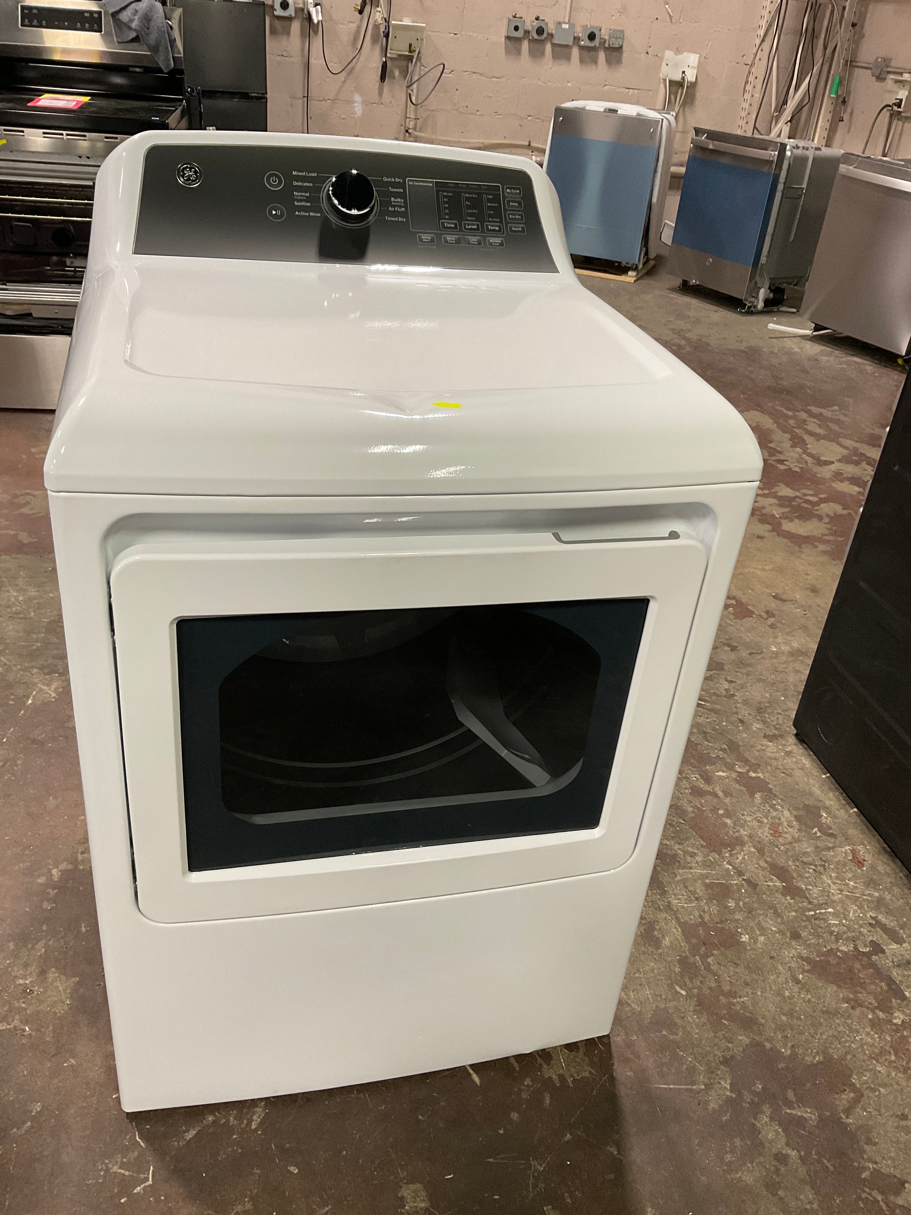 GE® 7.4 cu. ft. Capacity Electric Dryer with Up To 120 ft. Venting and Sensor Dry - Image 6