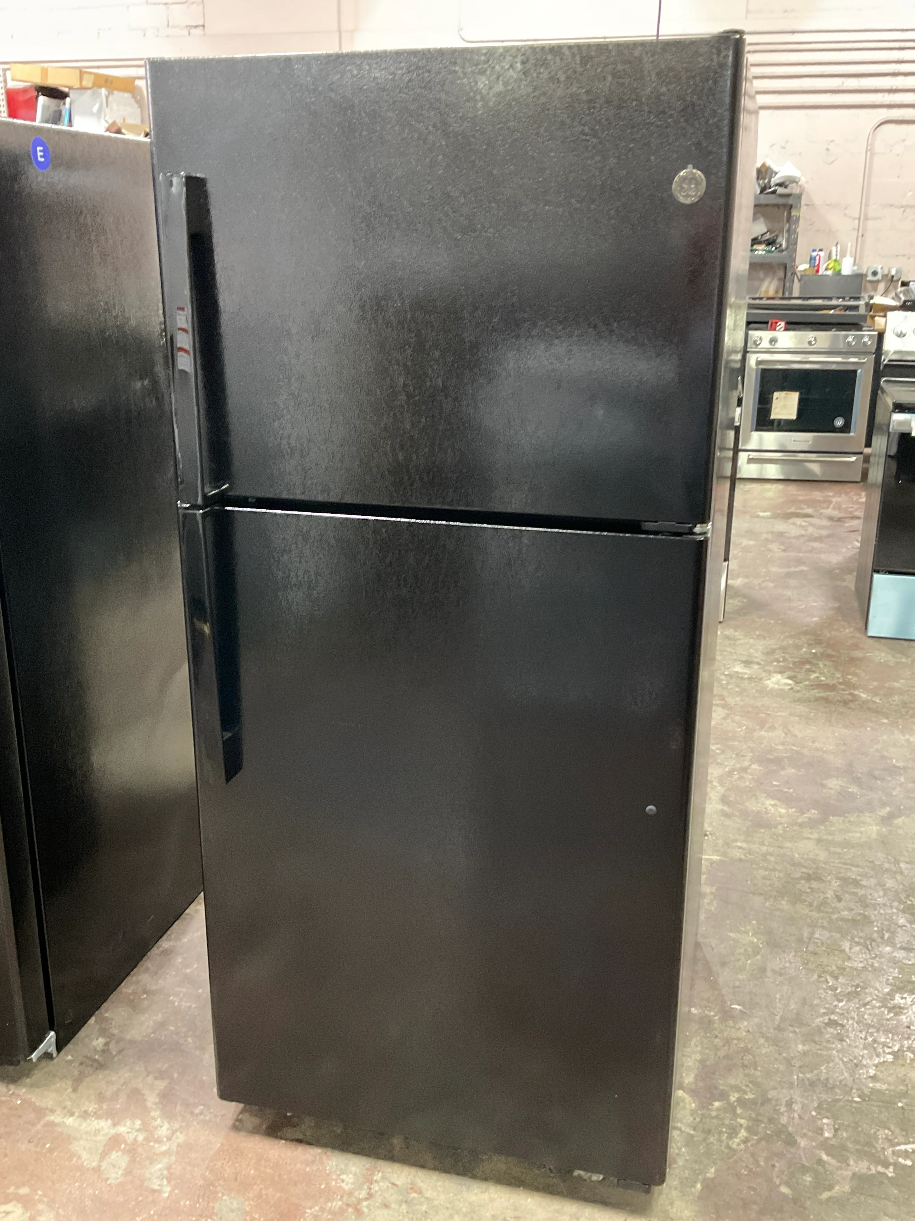 GE® ENERGY STAR® 19.2 Cu. Ft. Top-Freezer Refrigerator - Image 6