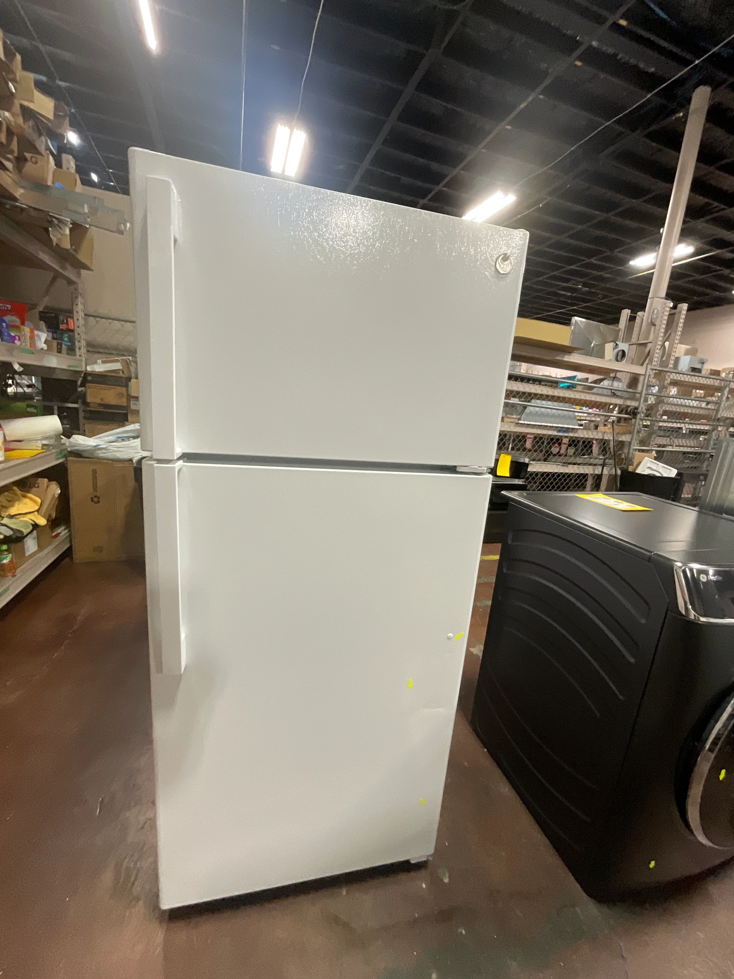 GE® 16.6 Cu. Ft. Top-Freezer Refrigerator - Image 7