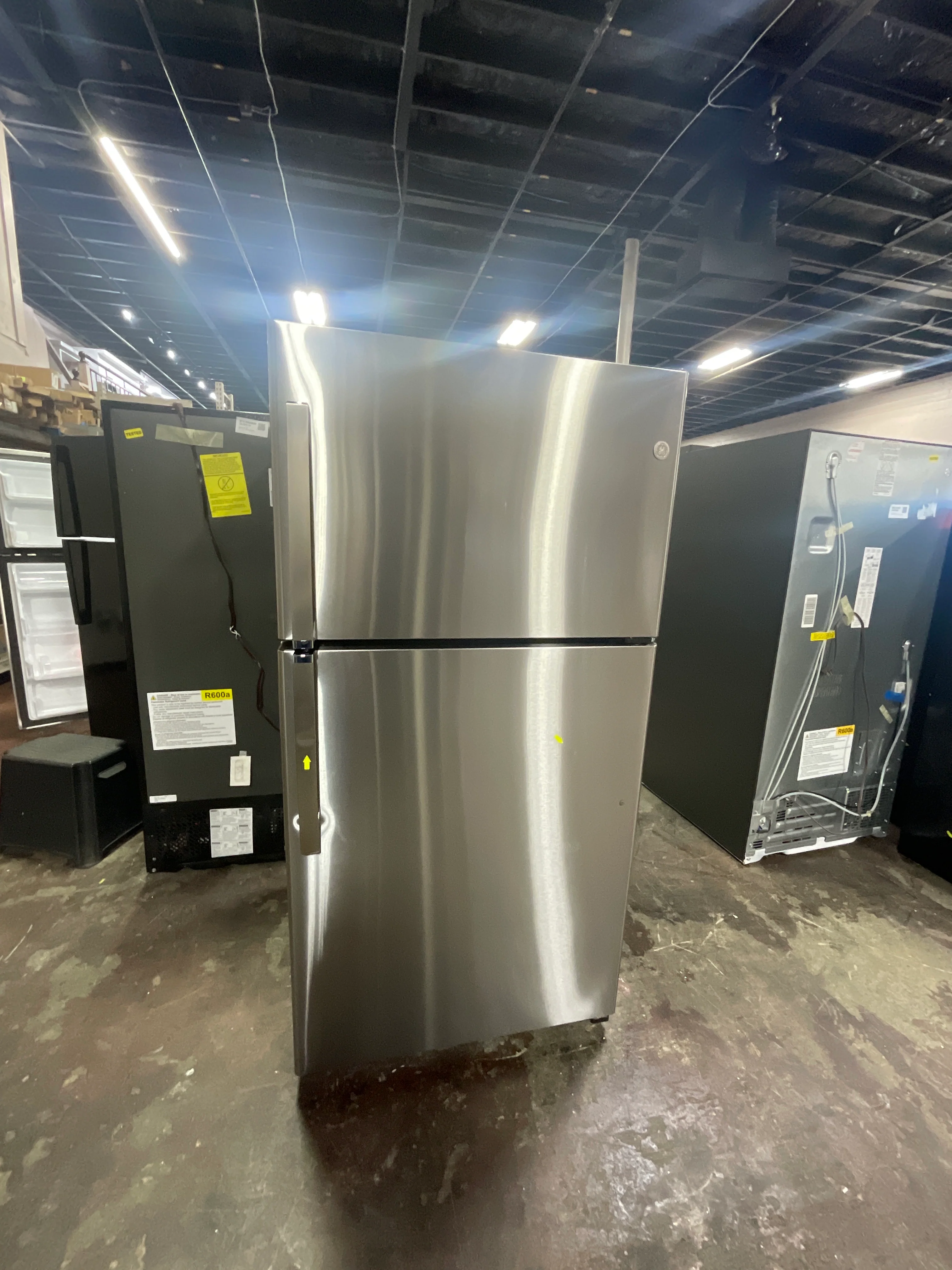 GE® 21.9 Cu. Ft. Garage Ready Top-Freezer Refrigerator - Image 11