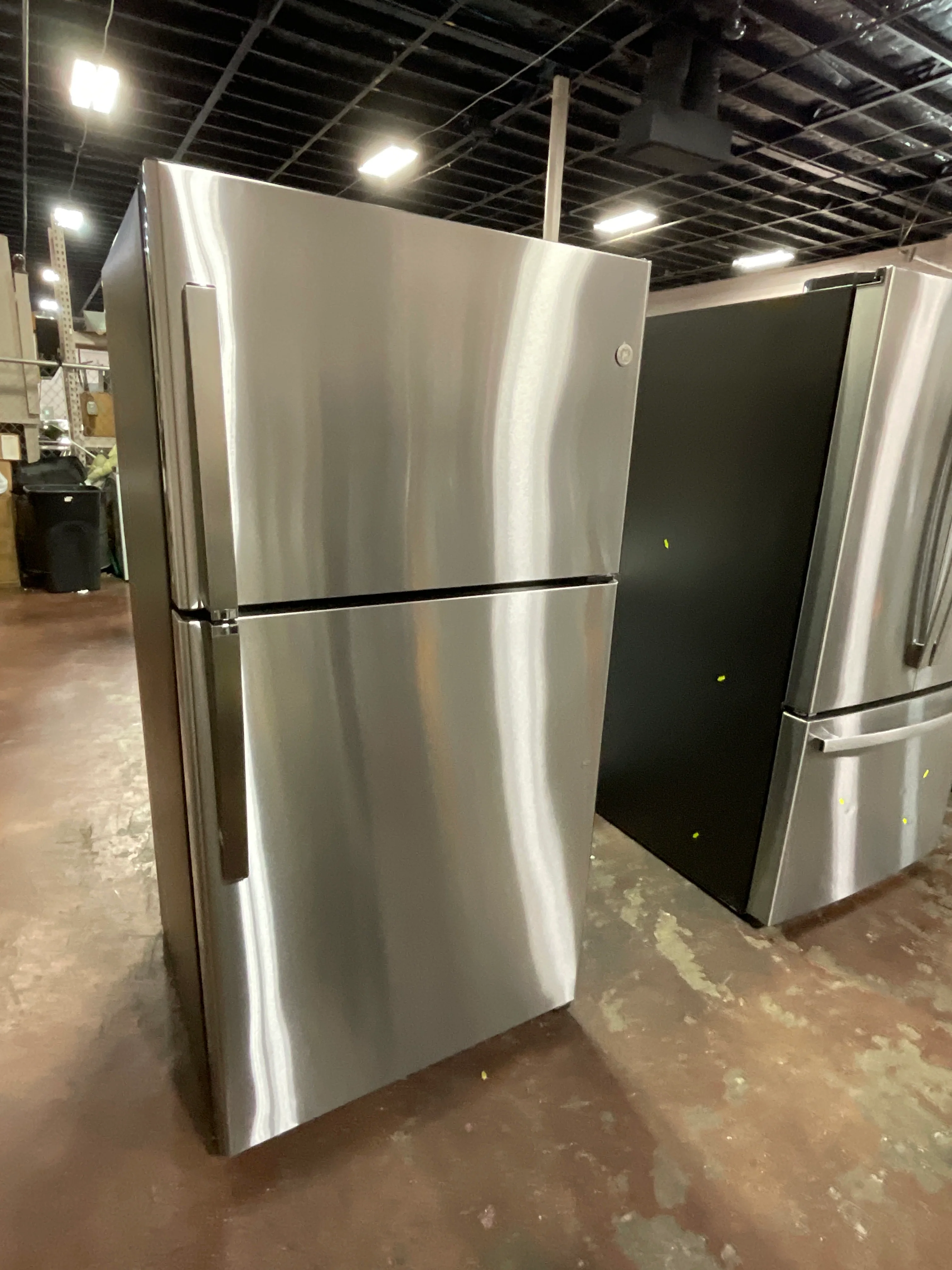 GE® 21.9 Cu. Ft. Garage Ready Top-Freezer Refrigerator - Image 13