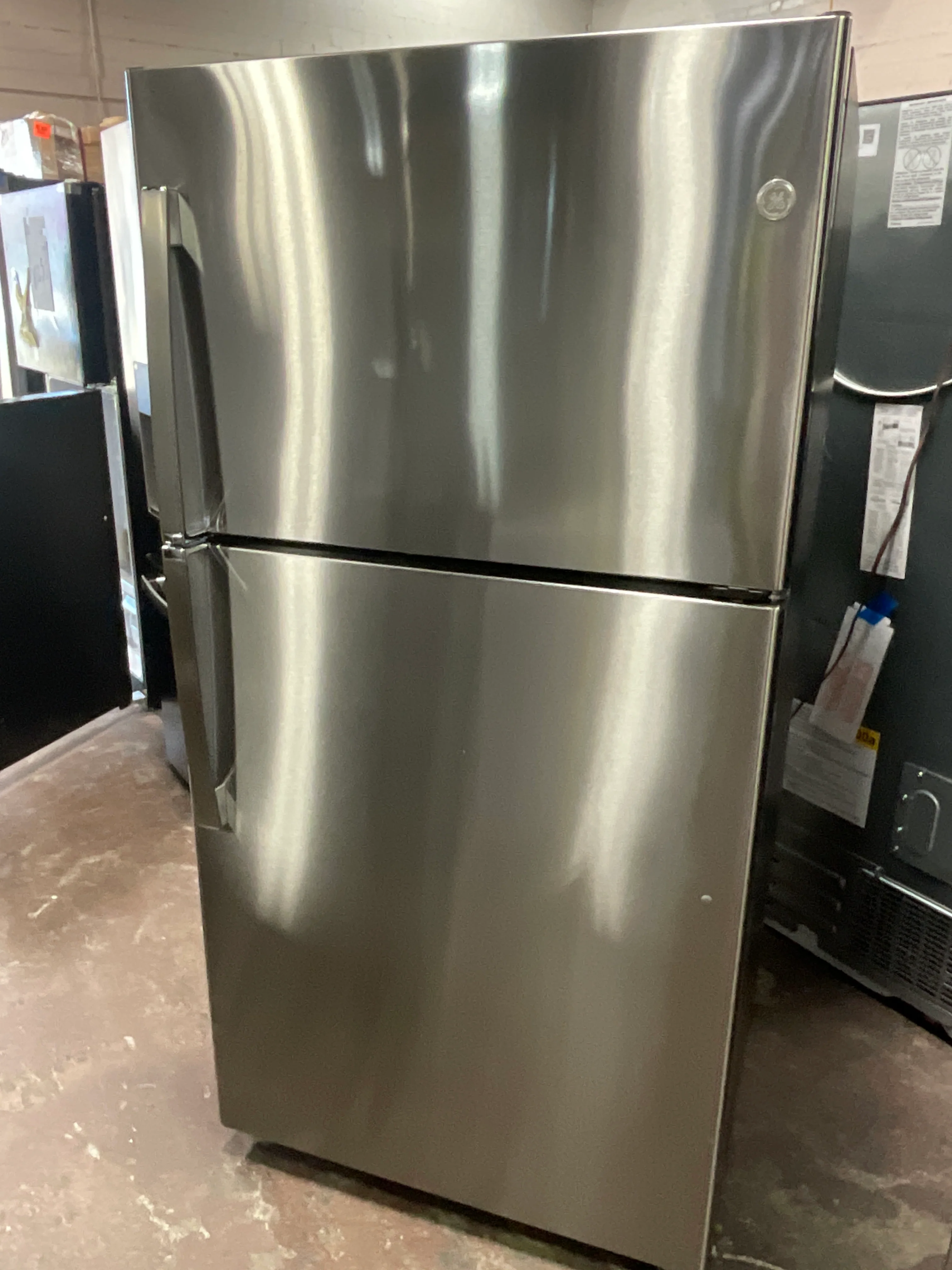 GE® 21.9 Cu. Ft. Garage Ready Top-Freezer Refrigerator - Image 6