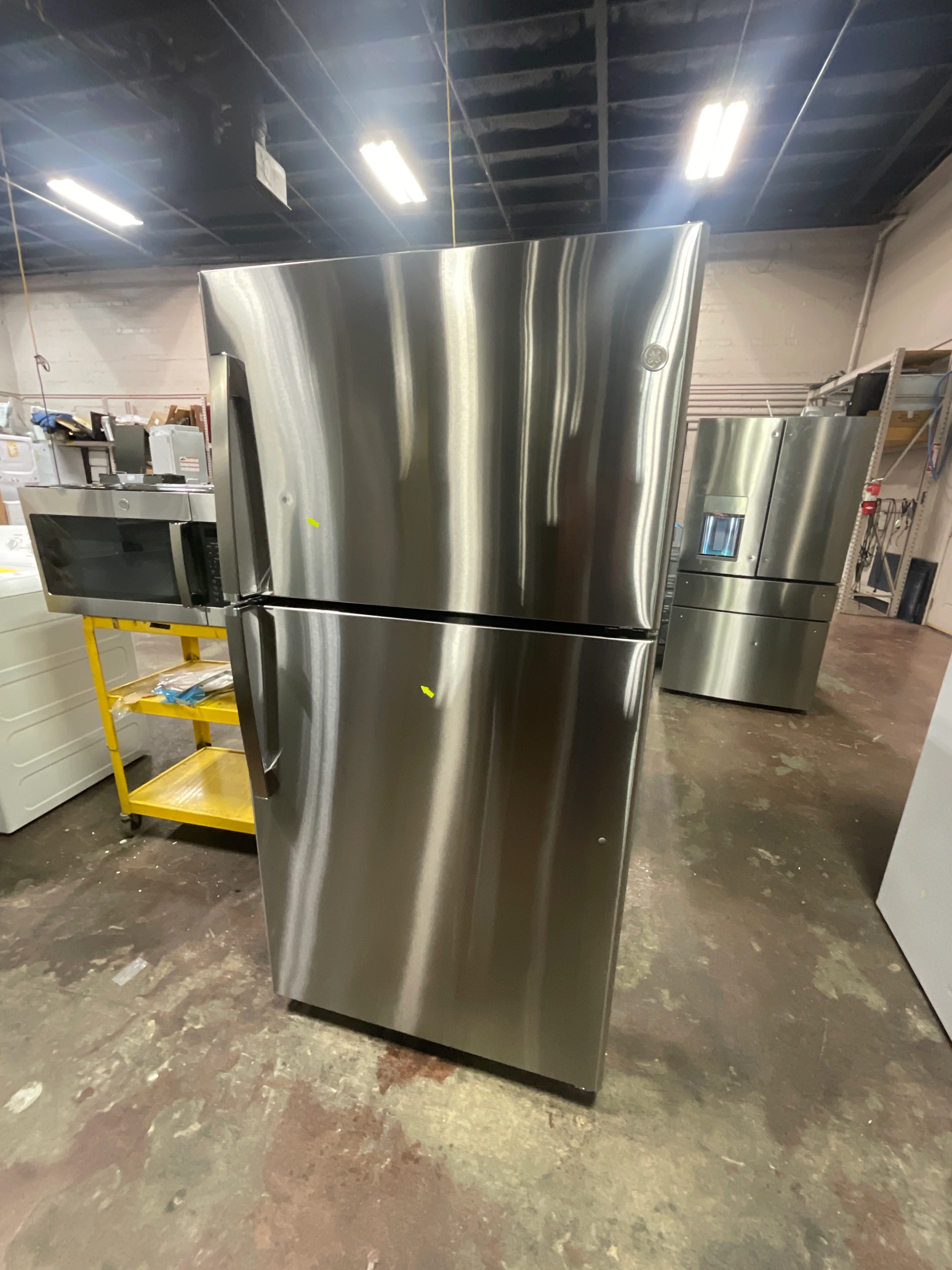 GE® 21.9 Cu. Ft. Garage Ready Top-Freezer Refrigerator - Image 7