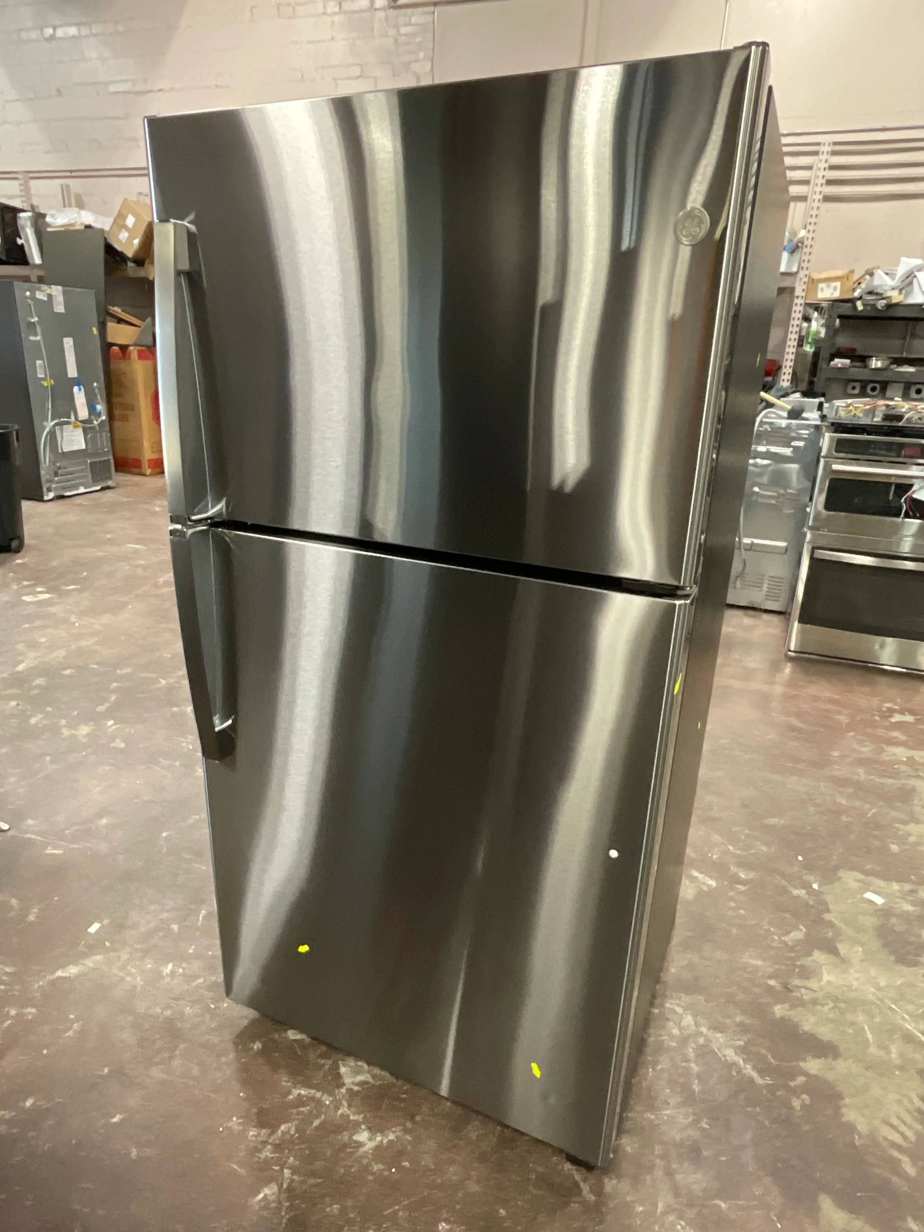 GE® 21.9 Cu. Ft. Garage Ready Top-Freezer Refrigerator - Image 8