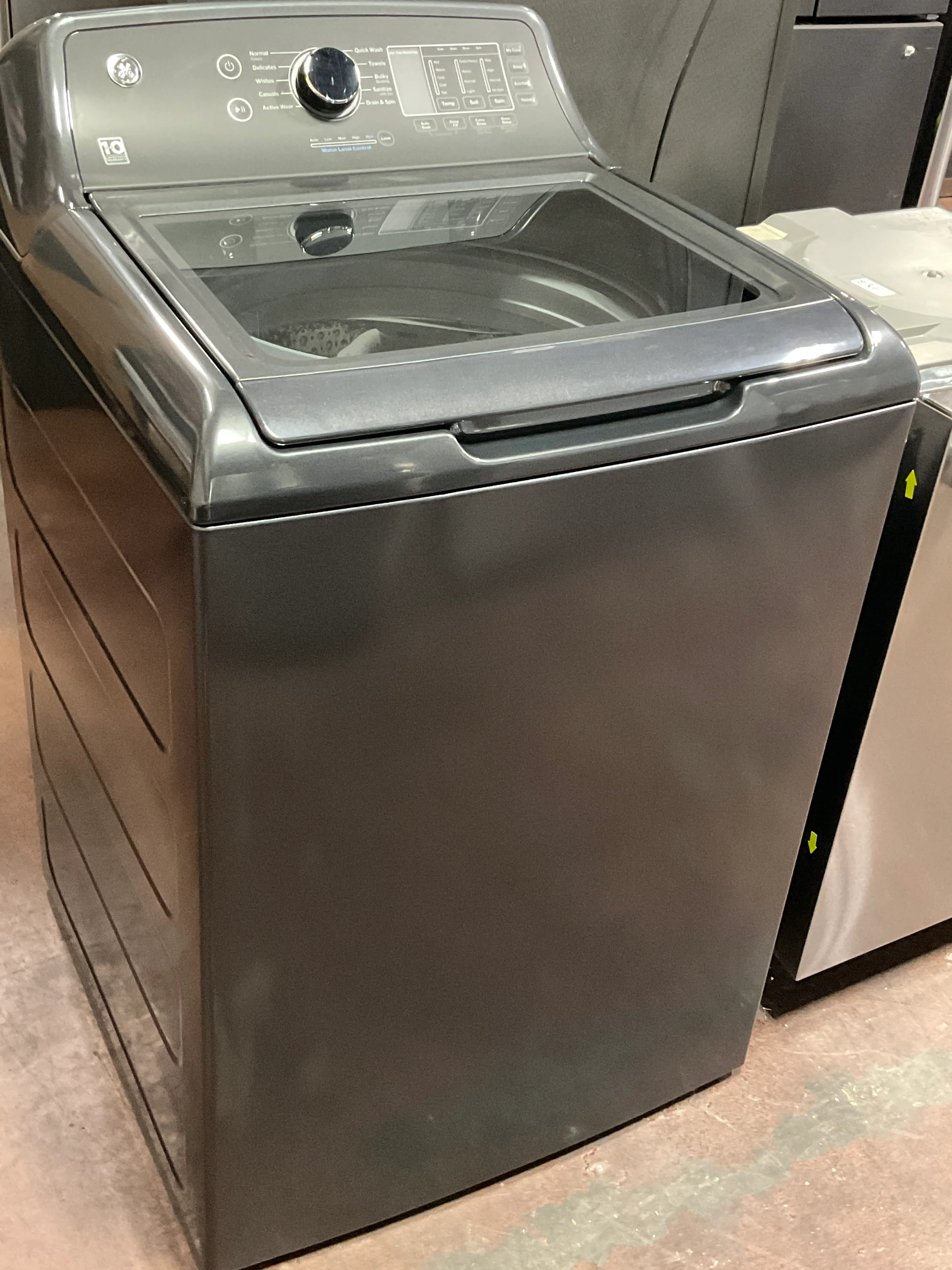 GE® 4.5 cu. ft. Capacity Washer with Water Level Control - Image 6