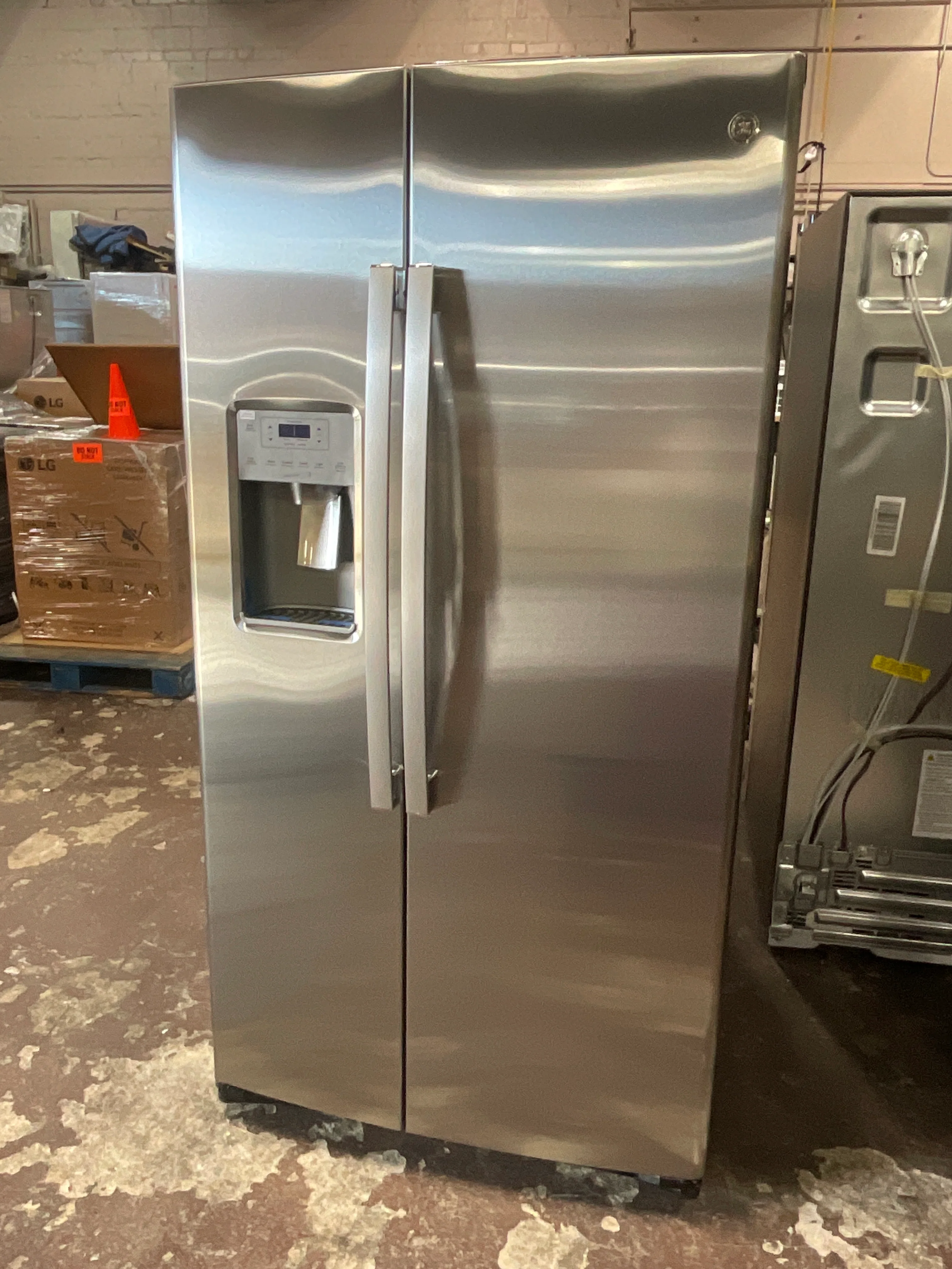 GE 21.8 Cu. Ft. Counter-Depth Fingerprint Resistant Side-By-Side Refrigerator - Image 7