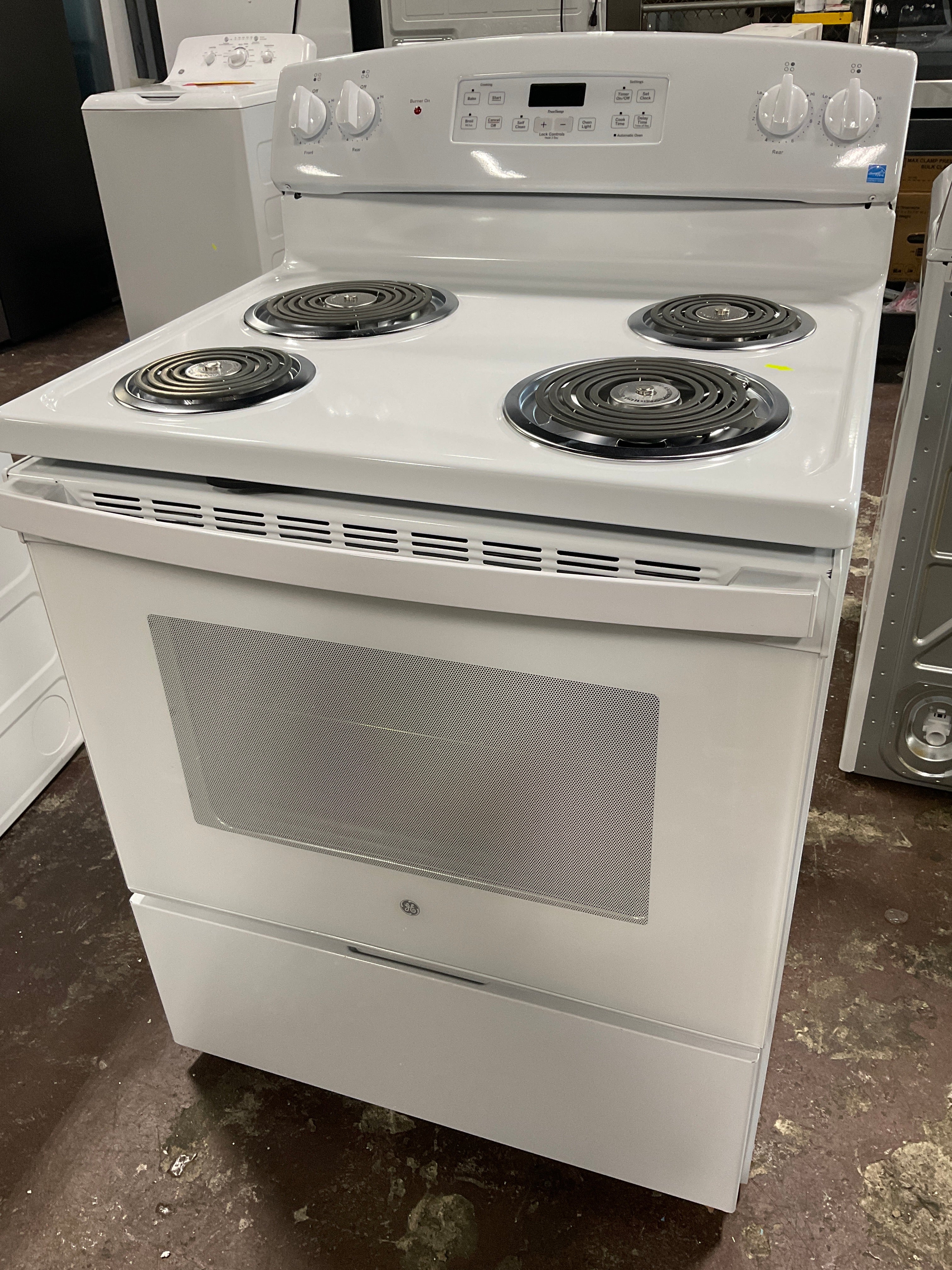 GE® ENERGY STAR® 30" Free-Standing Self-Clean Electric Range - Image 6