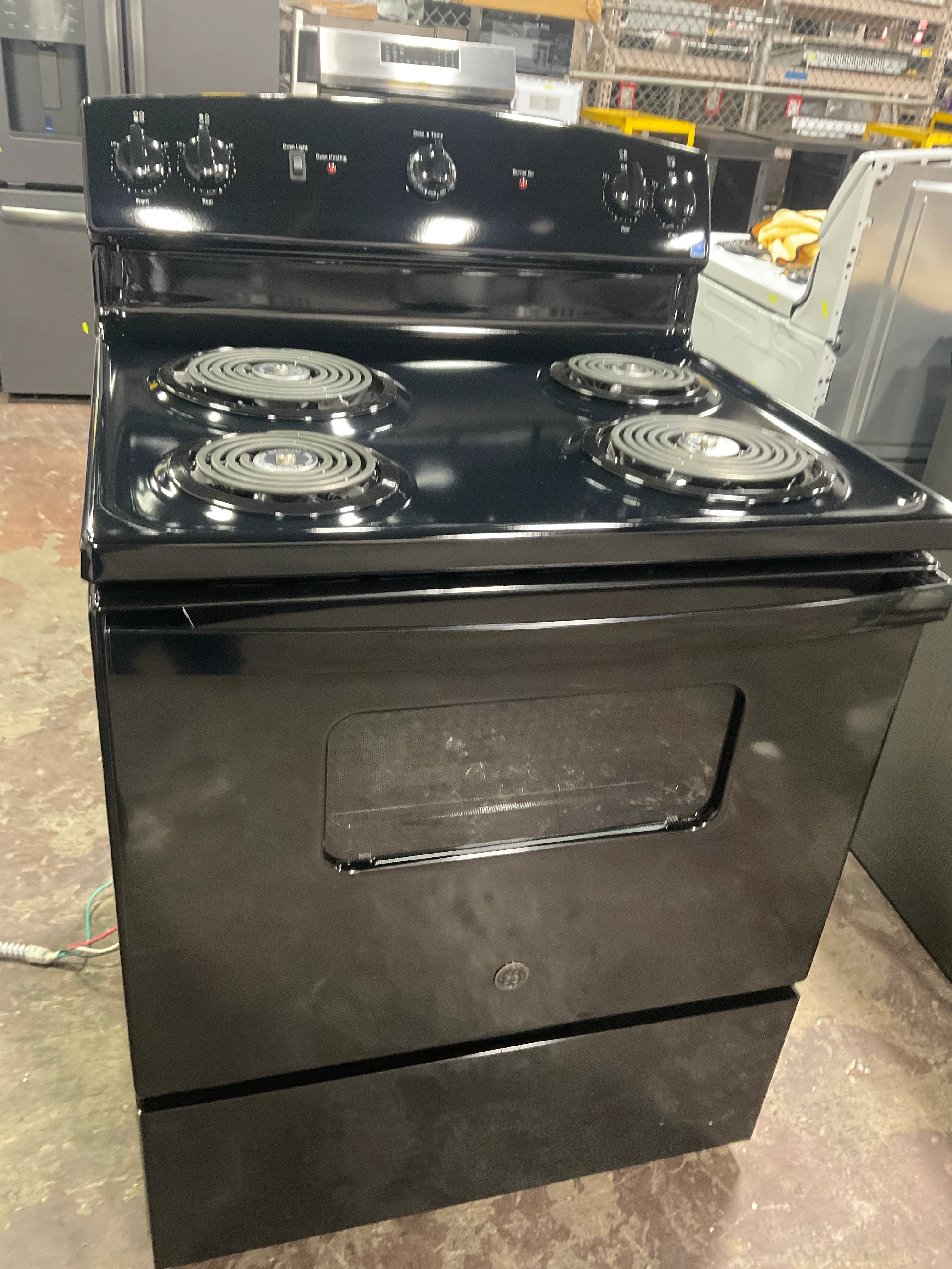 GE® ENERGY STAR® 30" Free-Standing Electric Range - Image 10