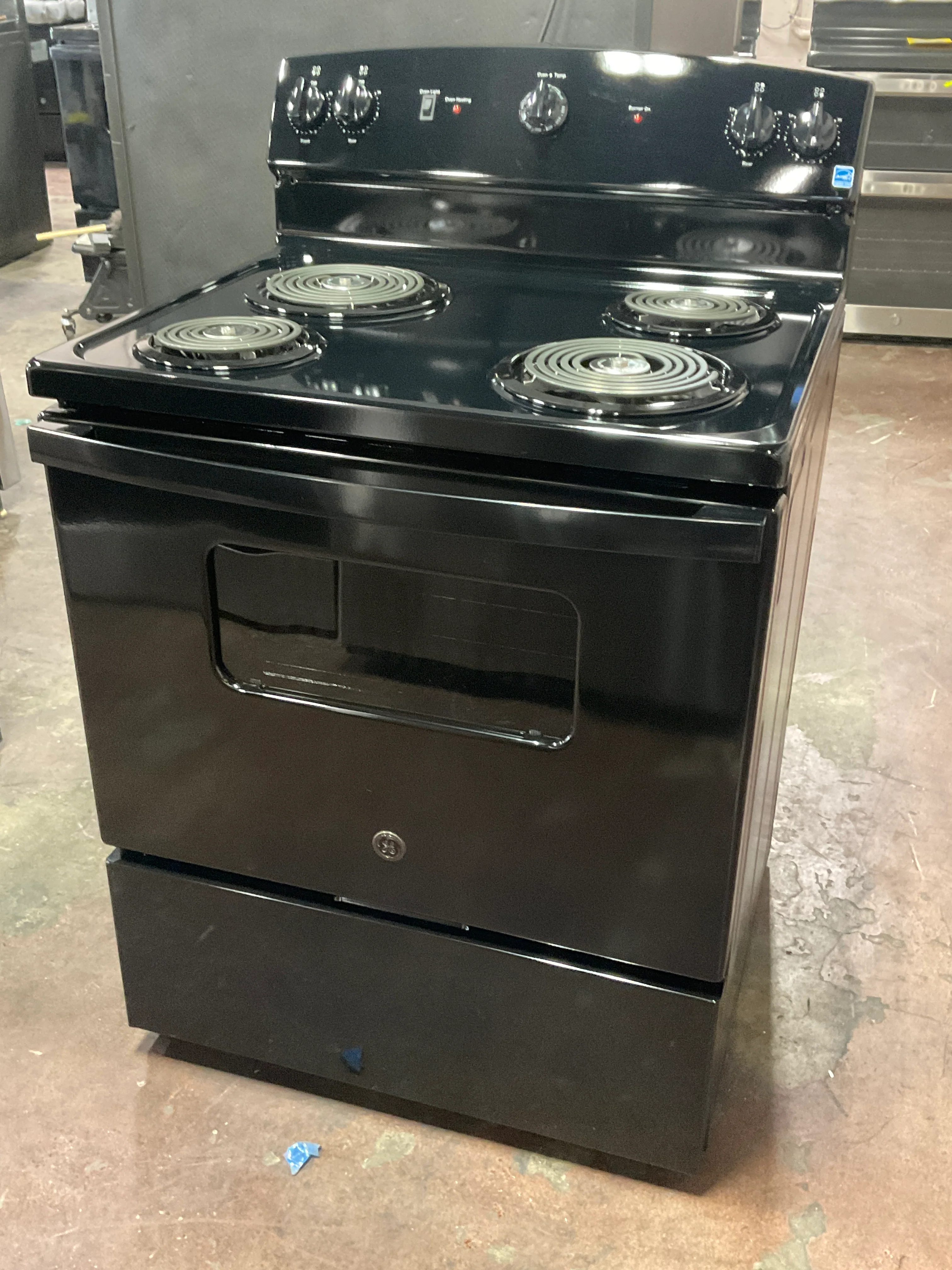 GE® ENERGY STAR® 30" Free-Standing Electric Range - Image 7