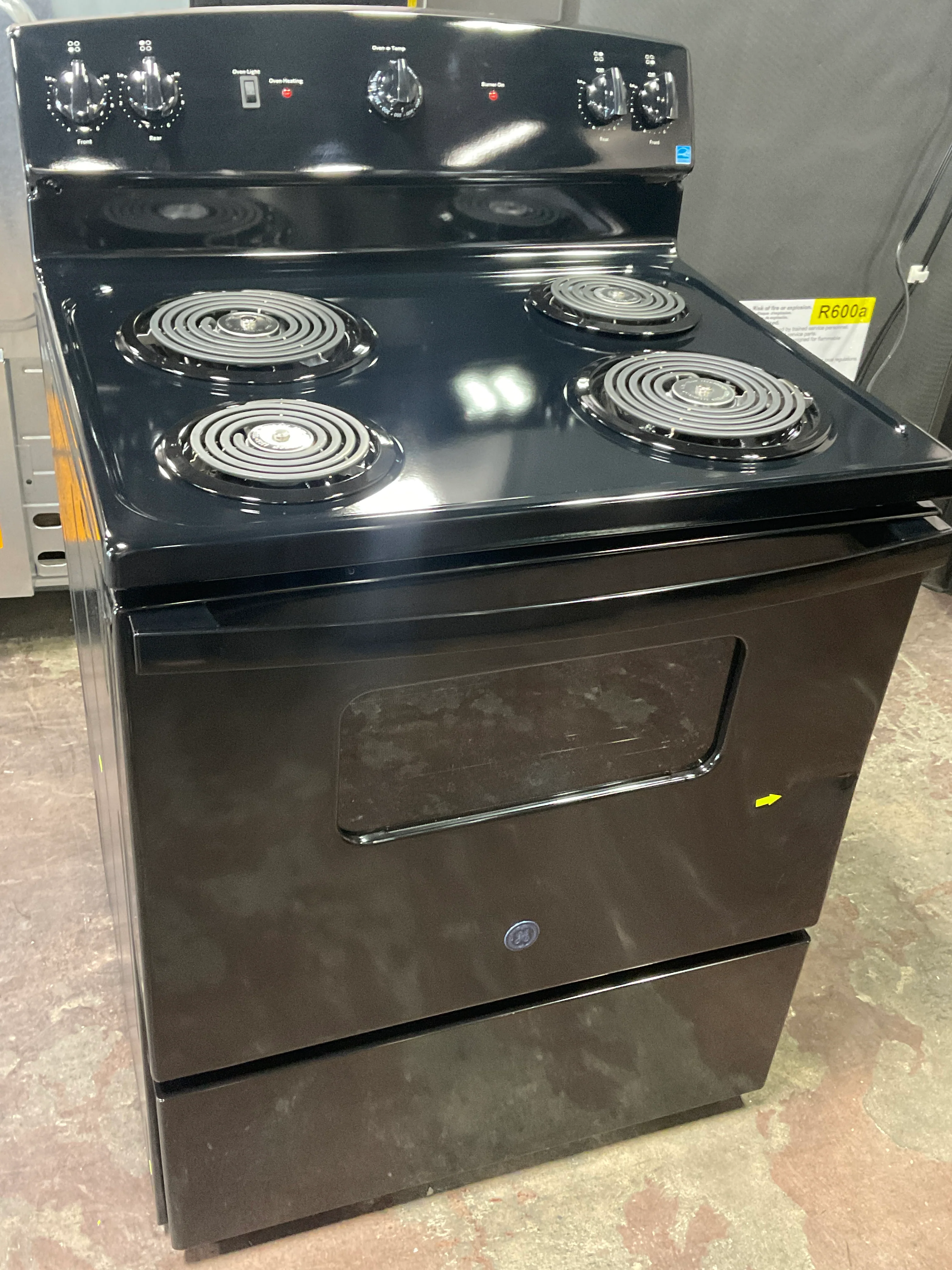 GE® ENERGY STAR® 30" Free-Standing Electric Range - Image 8