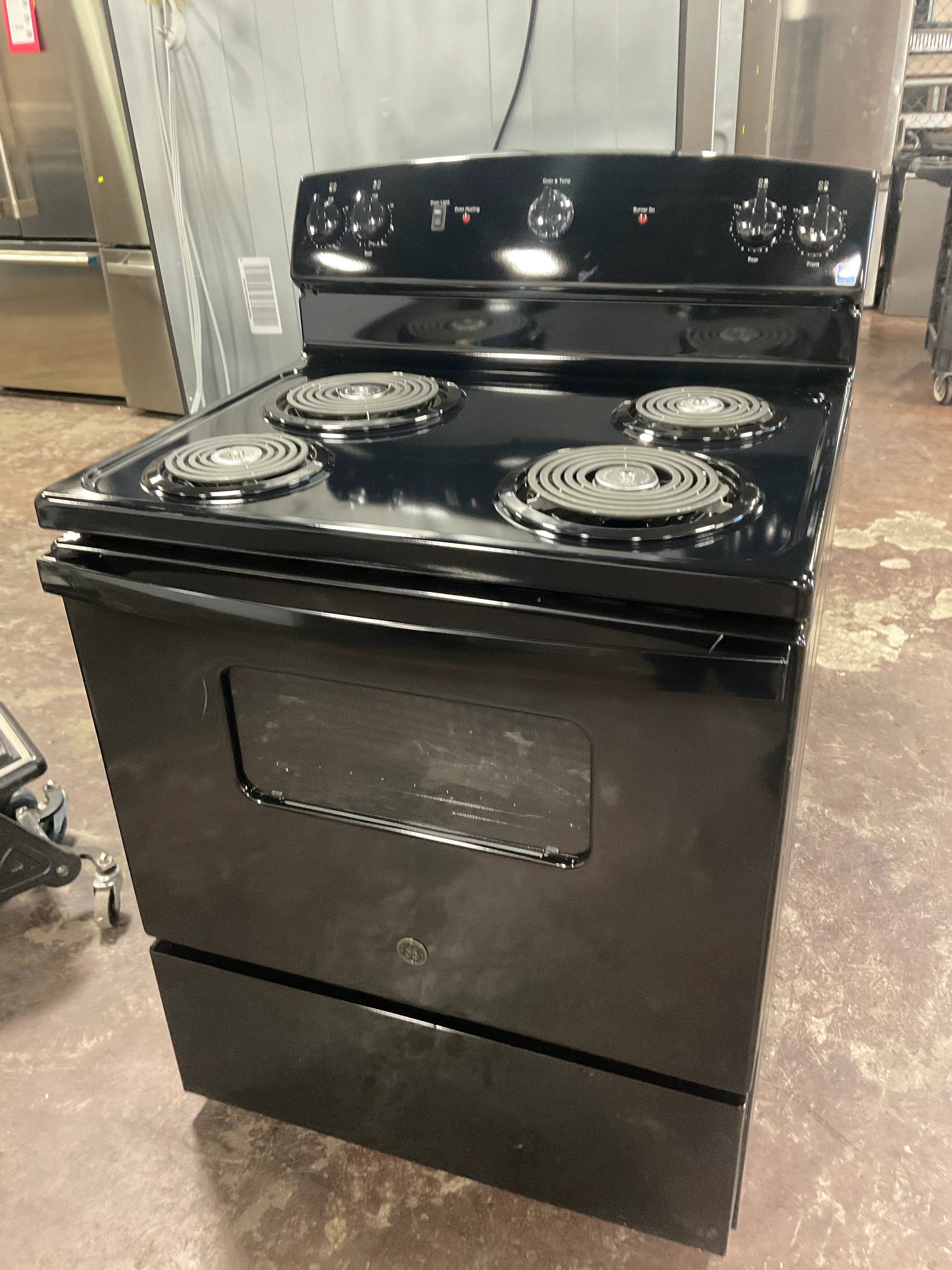 GE® ENERGY STAR® 30" Free-Standing Electric Range - Image 9