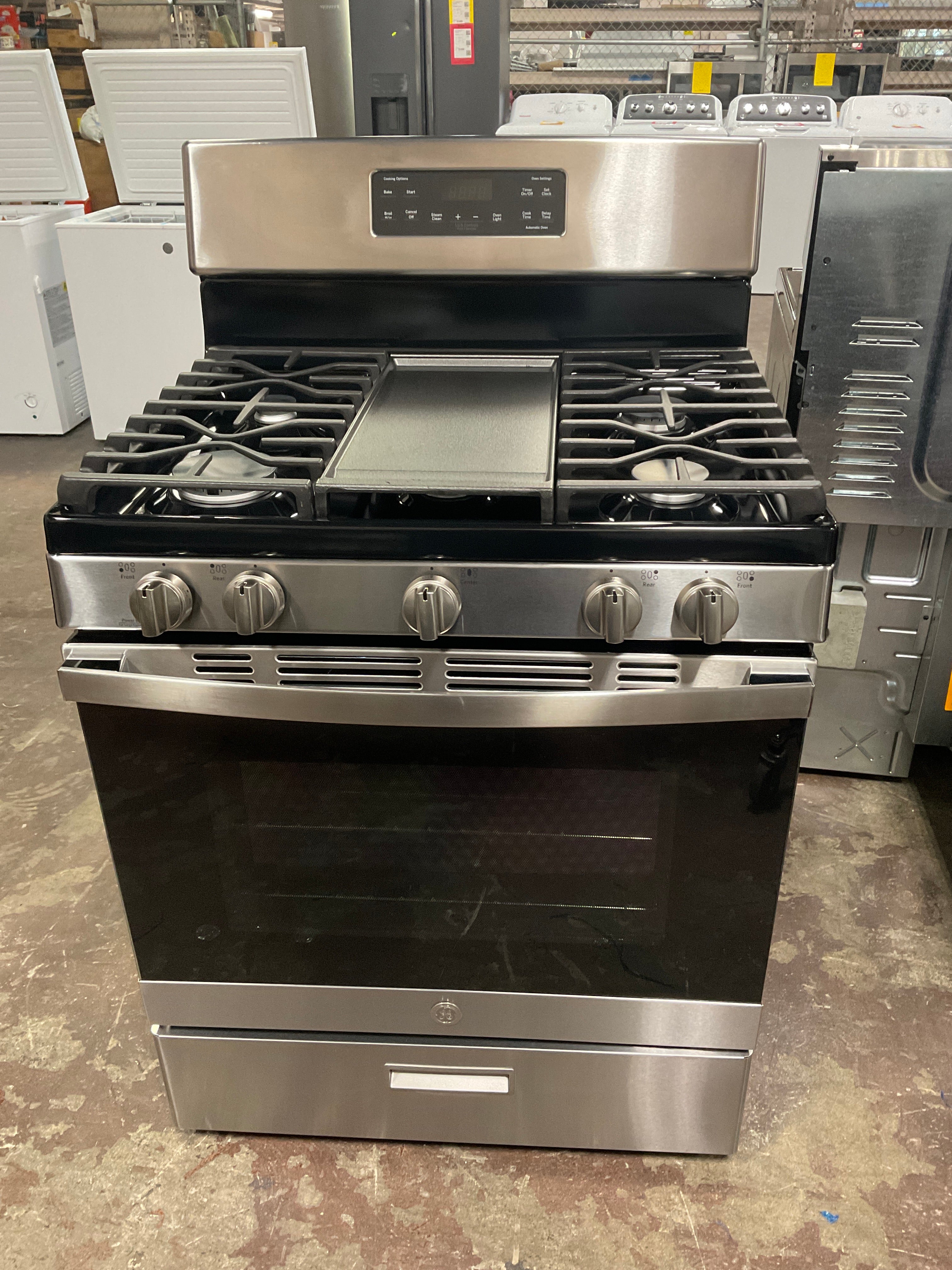 GE® 30" Free-Standing Gas Range - Image 12