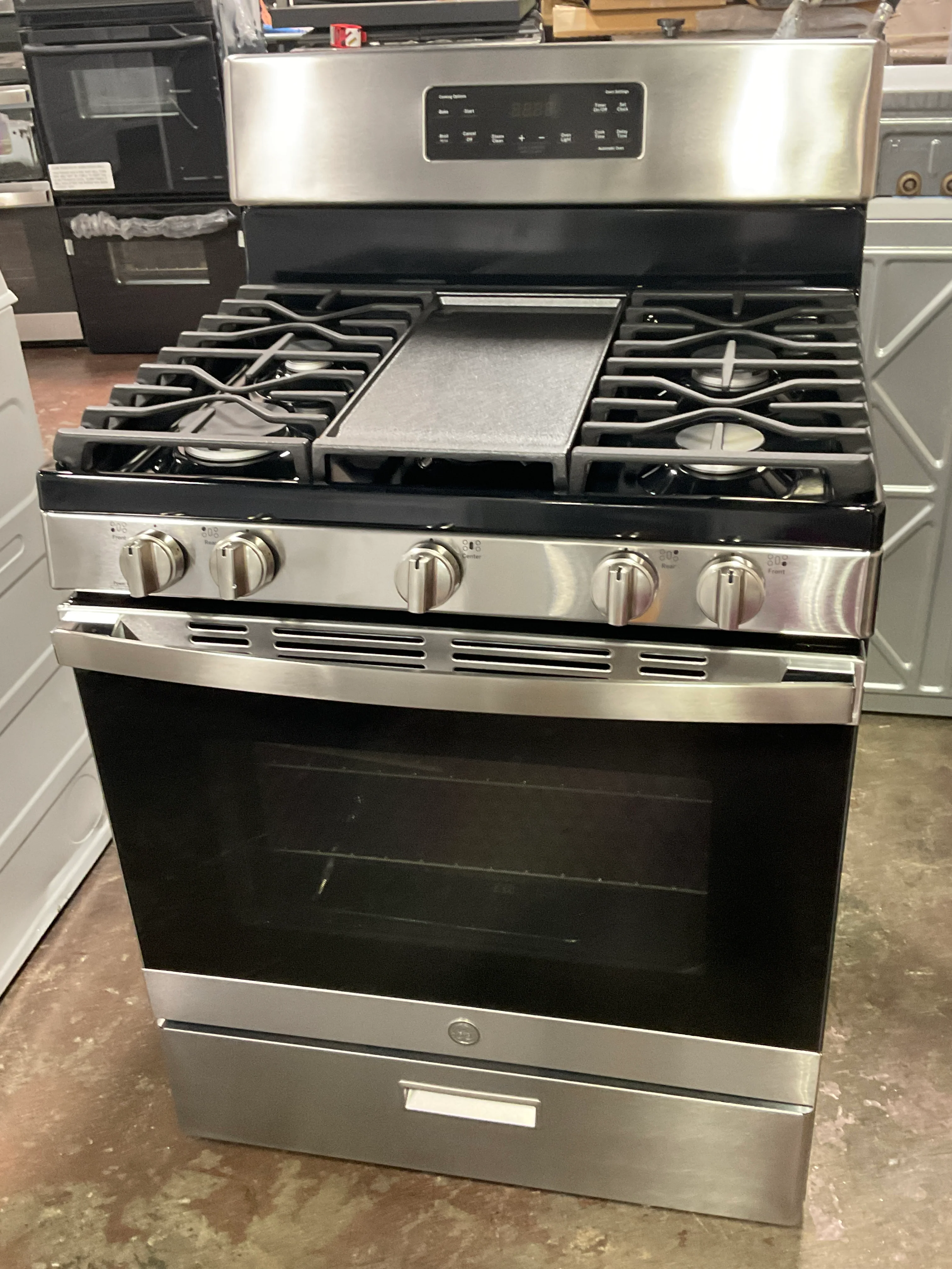 GE® 30" Free-Standing Gas Range - Image 15