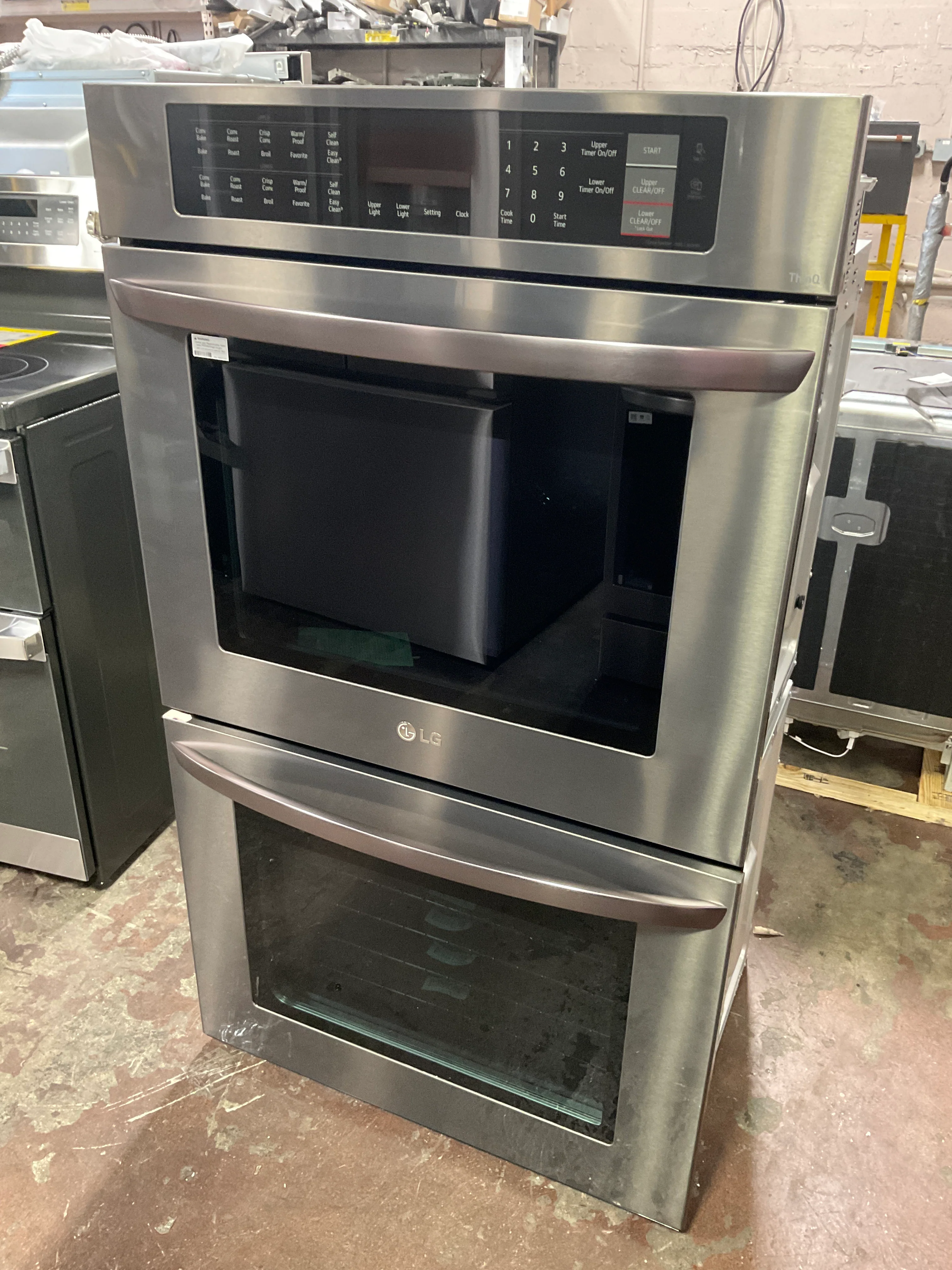 LG Black Stainless Steel Series 9.4 cu. ft Total Capacity Double Wall Oven - Image 4