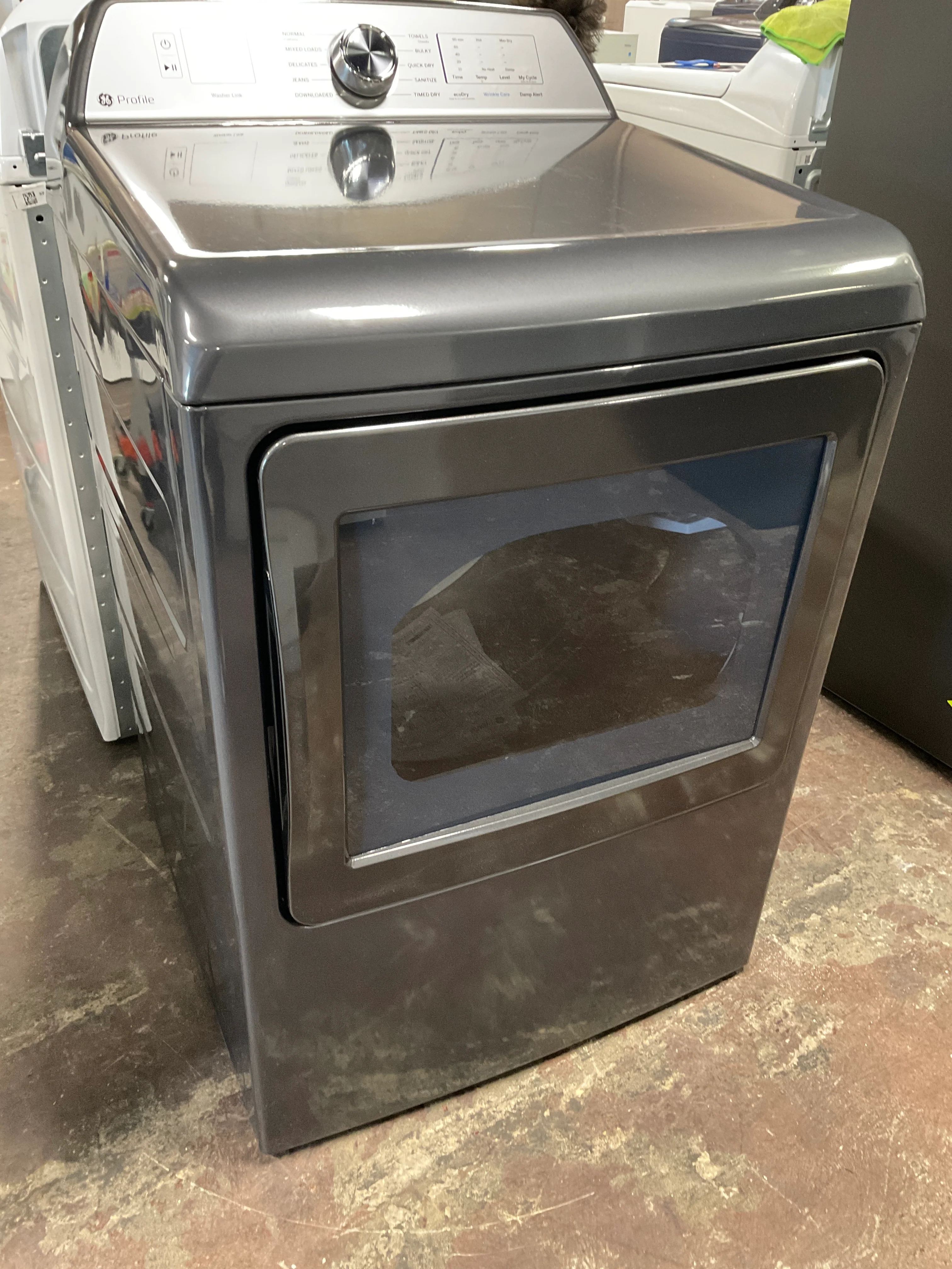 GE Profile™ ENERGY STAR® 7.4 cu. ft. Capacity aluminized alloy drum Gas Dryer with Sanitize Cycle and Sensor Dry - Image 6