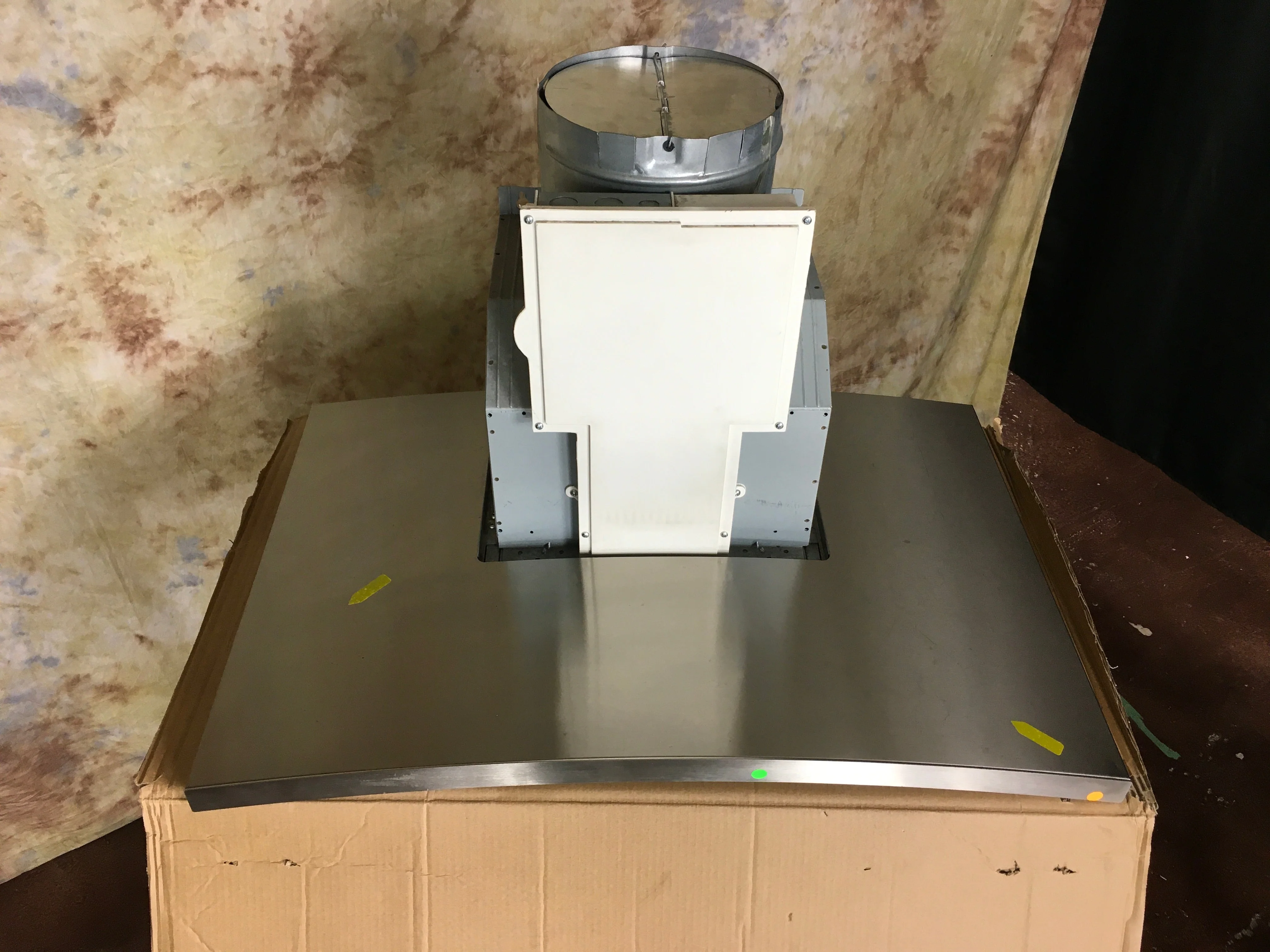 GE Profile™ 30" Wall-Mount Chimney Hood - Image 4